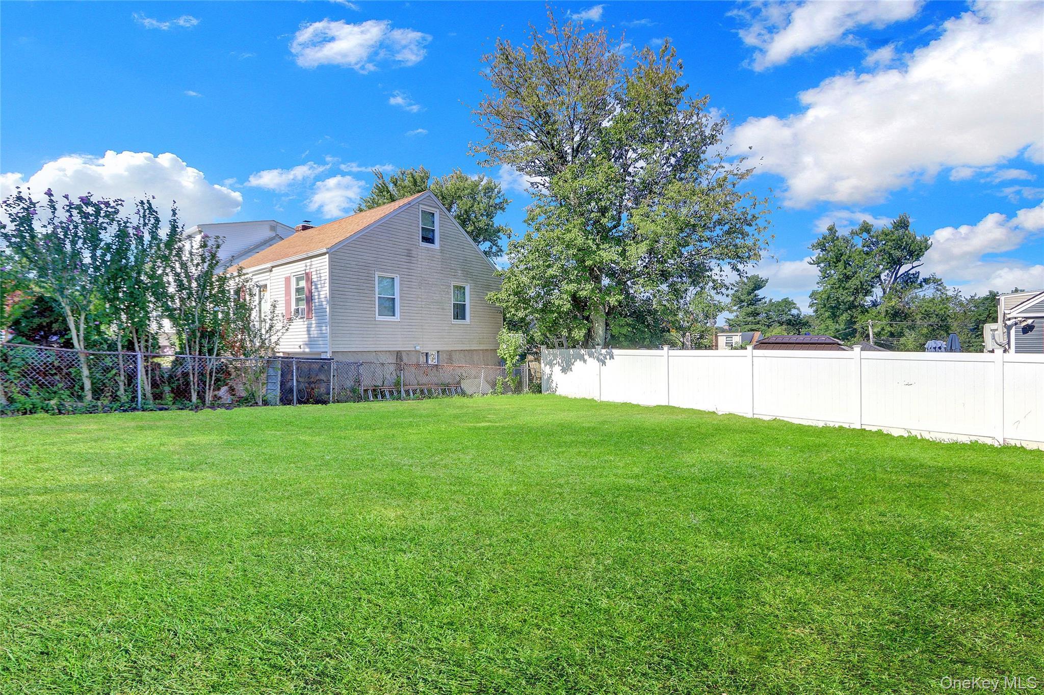 Single Family Delaware  Westchester County, NY 10710, MLS-890959-18