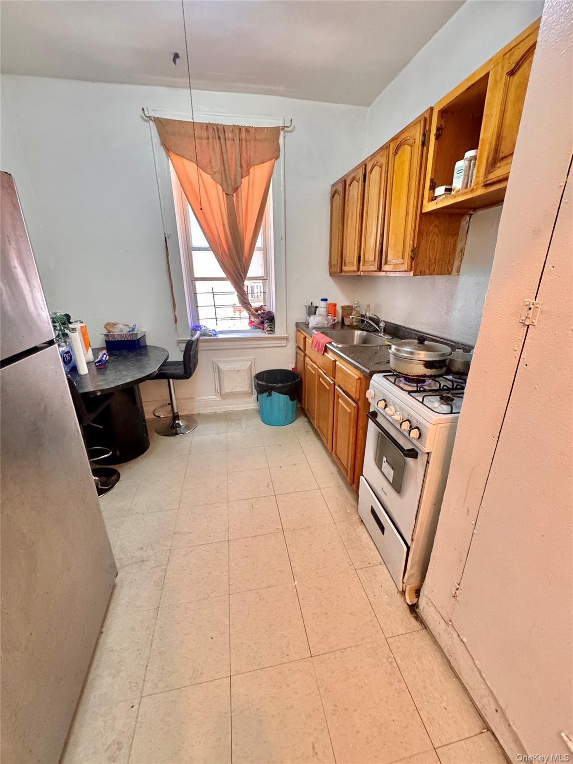 Single Family 34th Ave Queens, NY 11368, MLS-890980-18