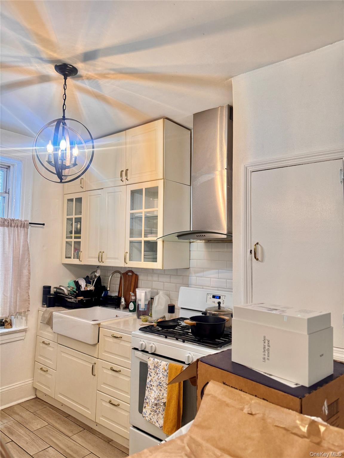 Single Family 34th Ave  Queens, NY 11368, MLS-890980-41