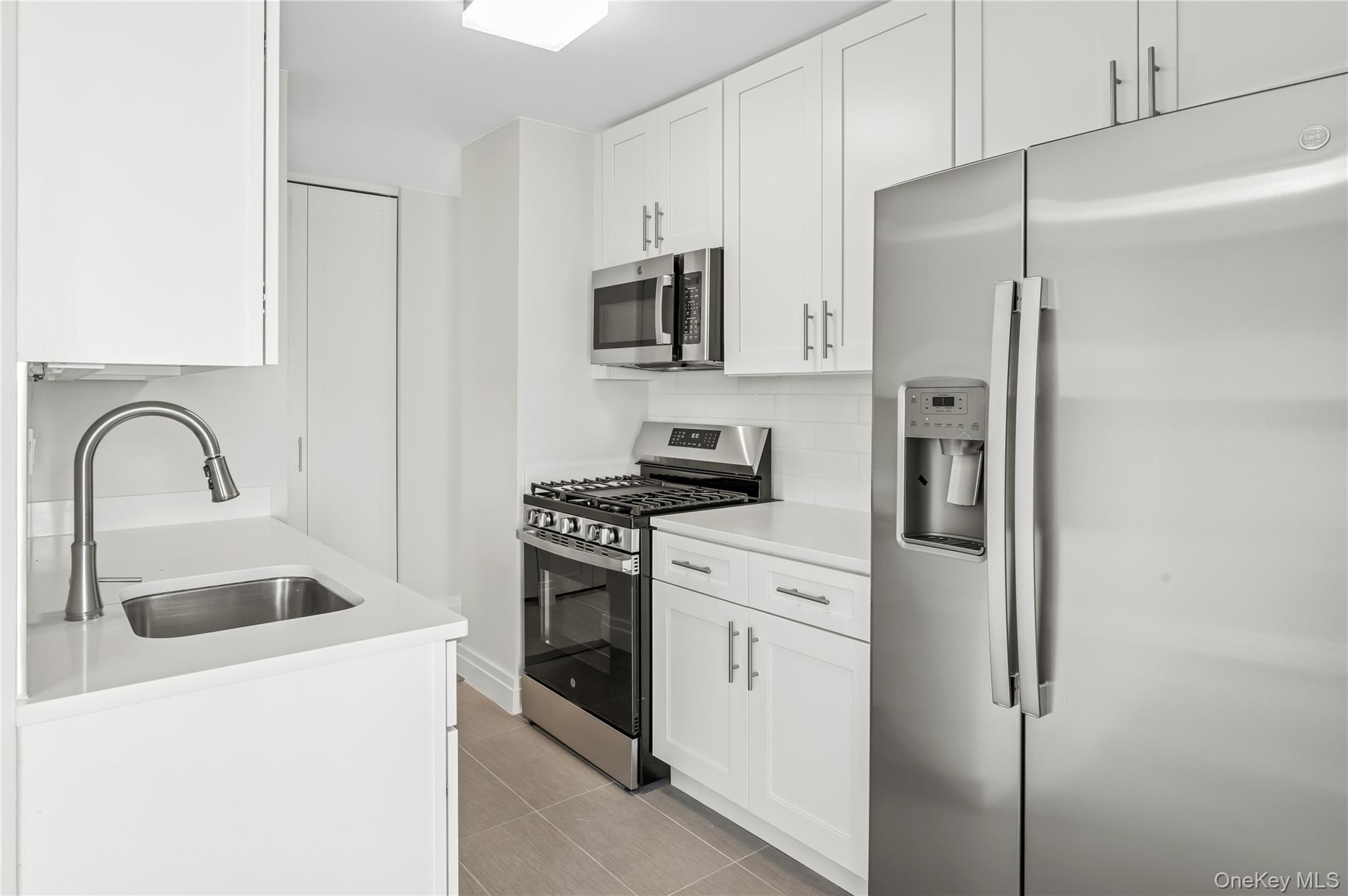 Coop Henry Hudson Parkway  Bronx, NY 10463, MLS-890989-9