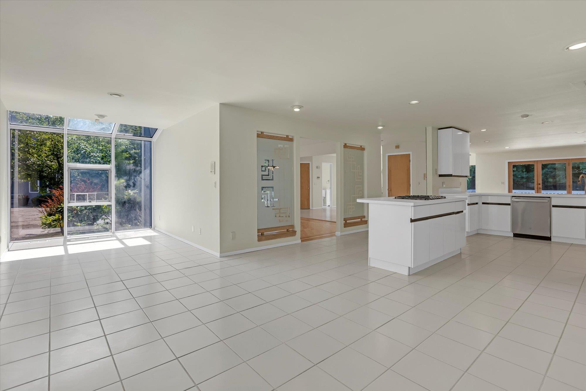Condo Heiko  Suffolk County, NY 11768, MLS-891006-12