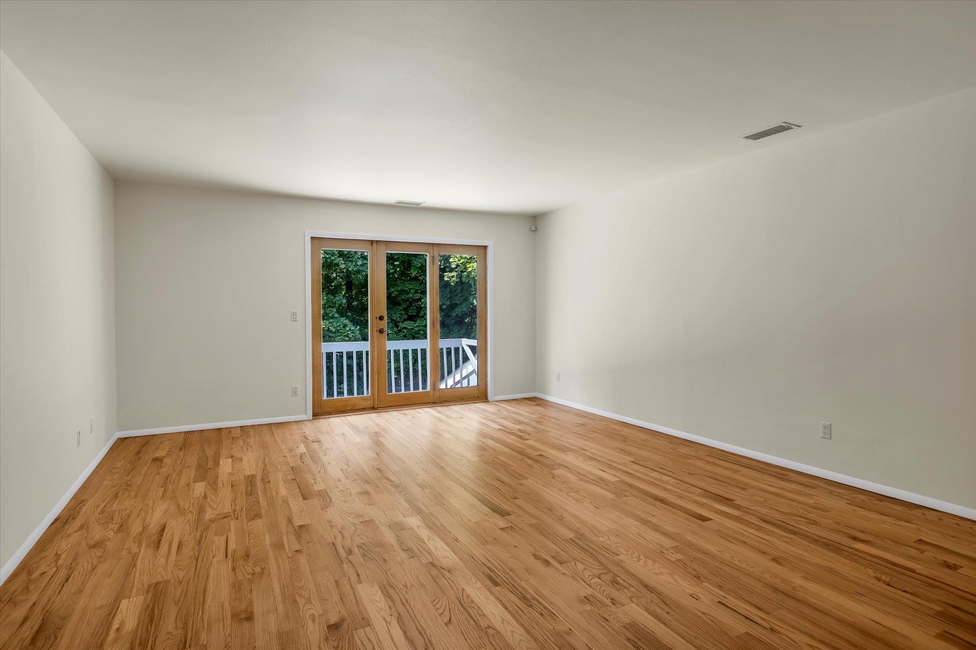 Condo Heiko  Suffolk County, NY 11768, MLS-891006-17