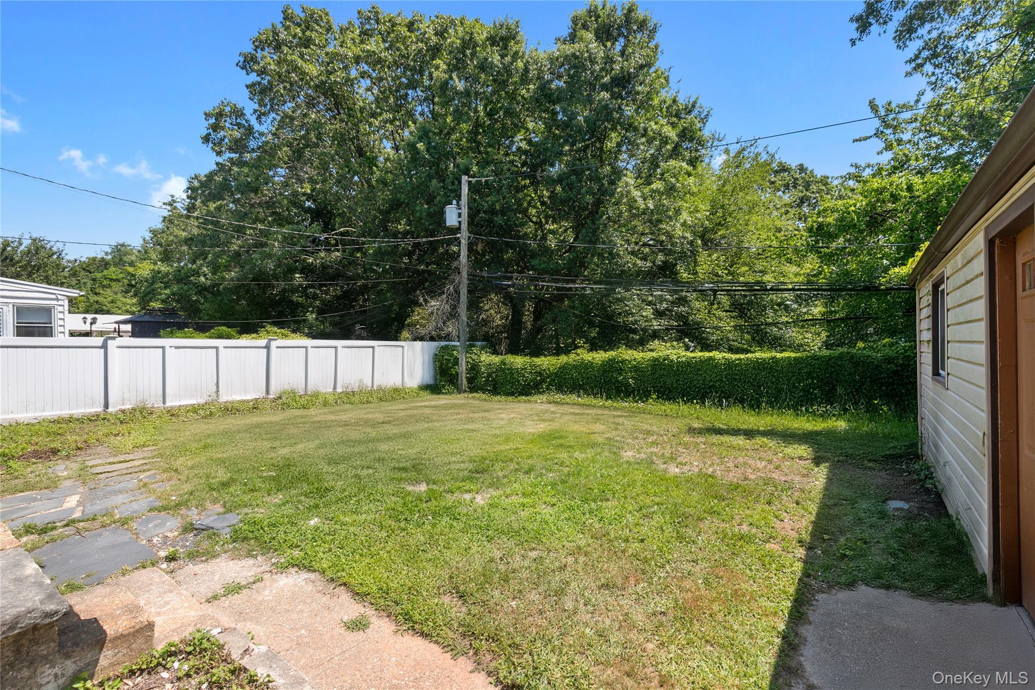 Single Family Oak Ridge  Nassau County, NY 11507, MLS-891014-26