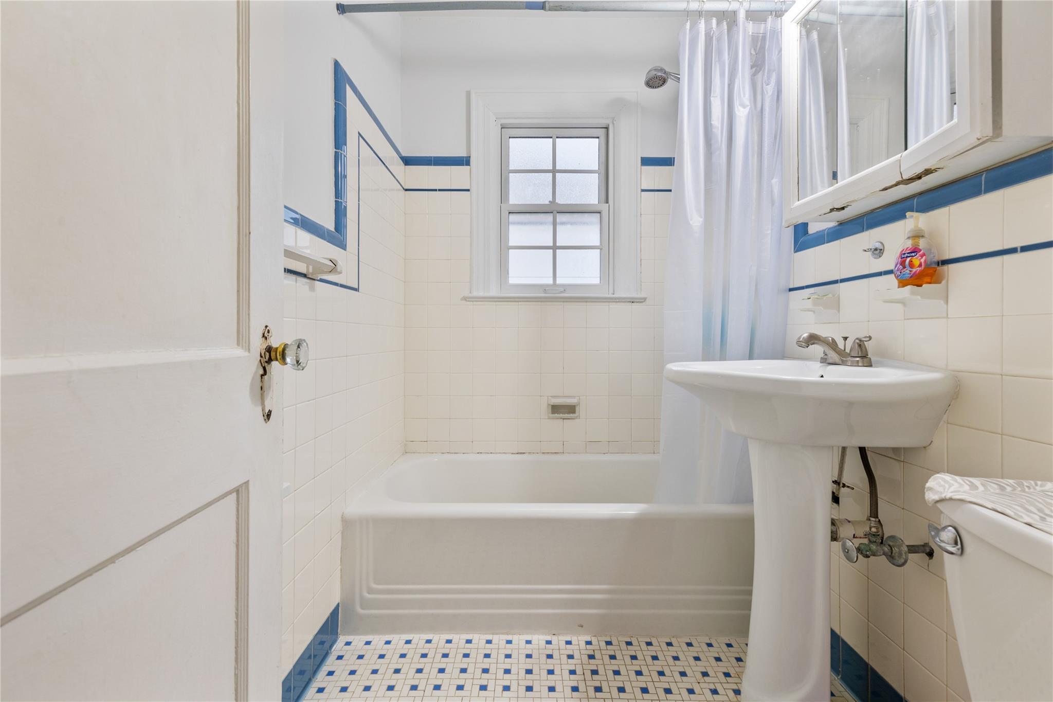 Single Family Saddle River Rockland County, NY 10952, MLS-891066-16