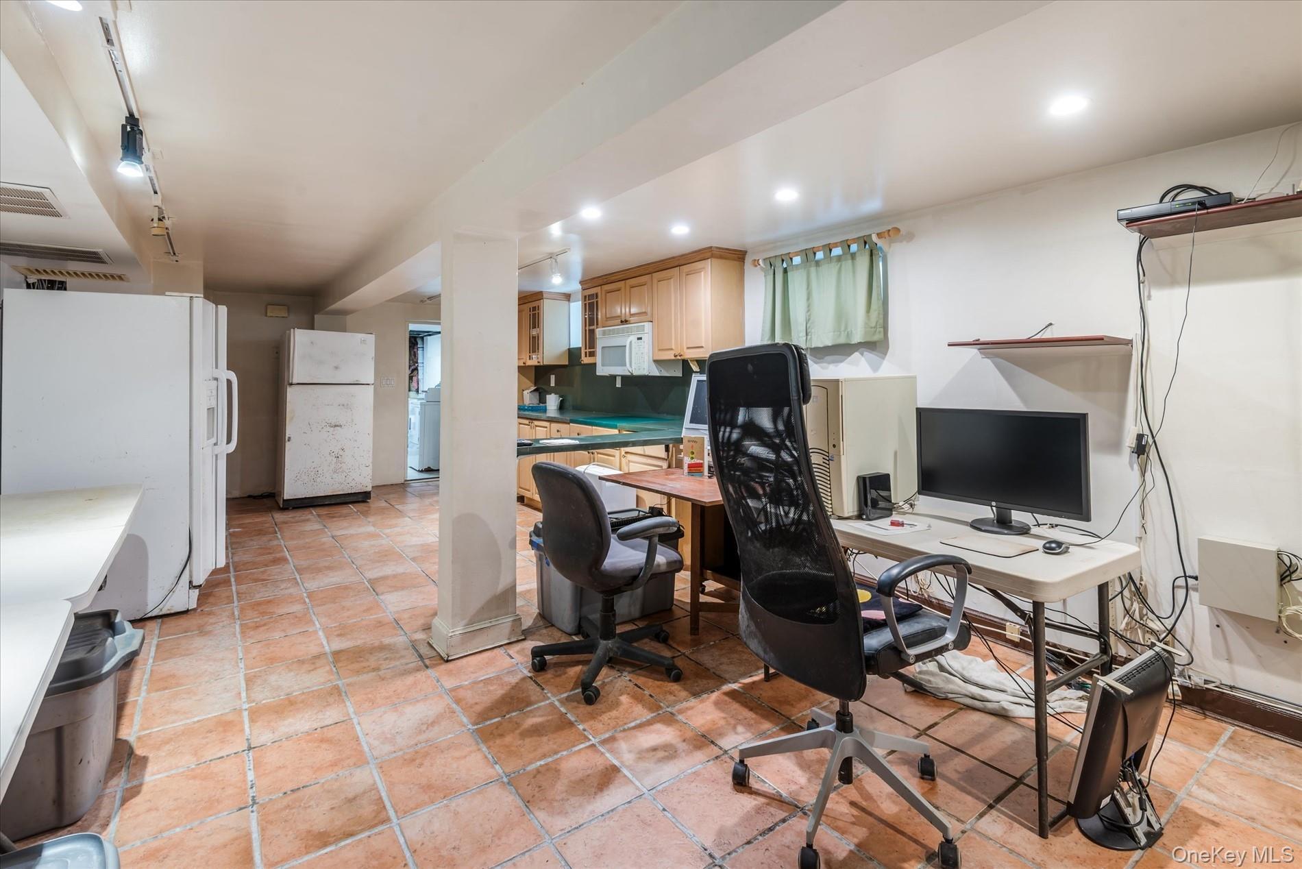 Single Family 86th  Queens, NY 11385, MLS-891067-23