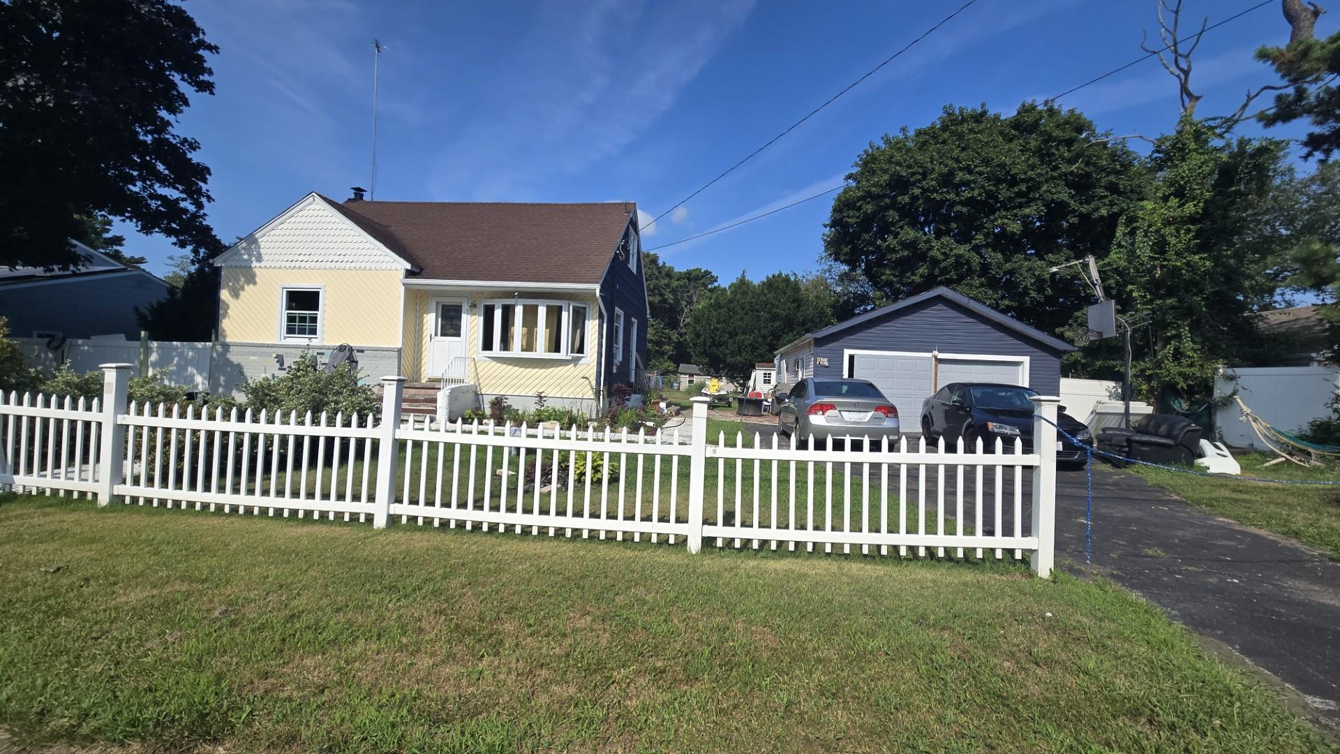 Single Family Stein Dr  Suffolk County, NY 11706, MLS-891069-2