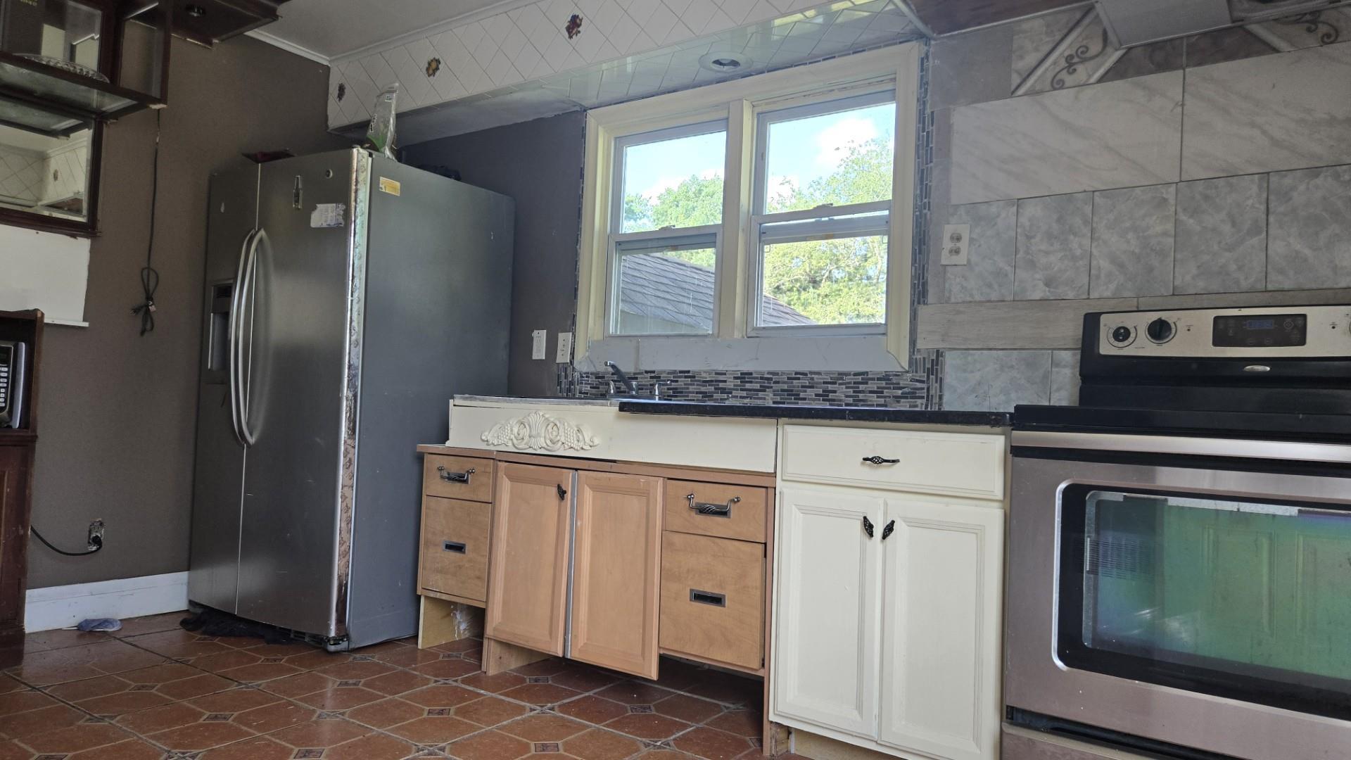 Single Family Stein Dr  Suffolk County, NY 11706, MLS-891069-7