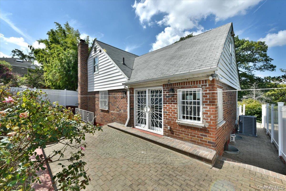 Single Family Marengo  Queens, NY 11423, MLS-891100-36