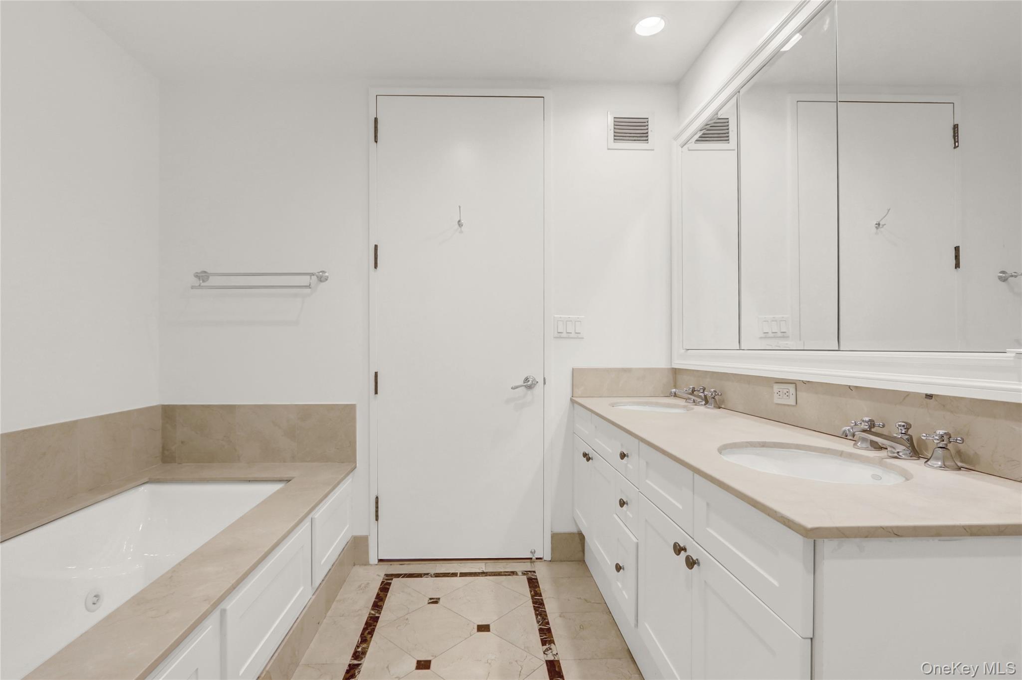 Condo End  Manhattan, NY 10028, MLS-891105-29