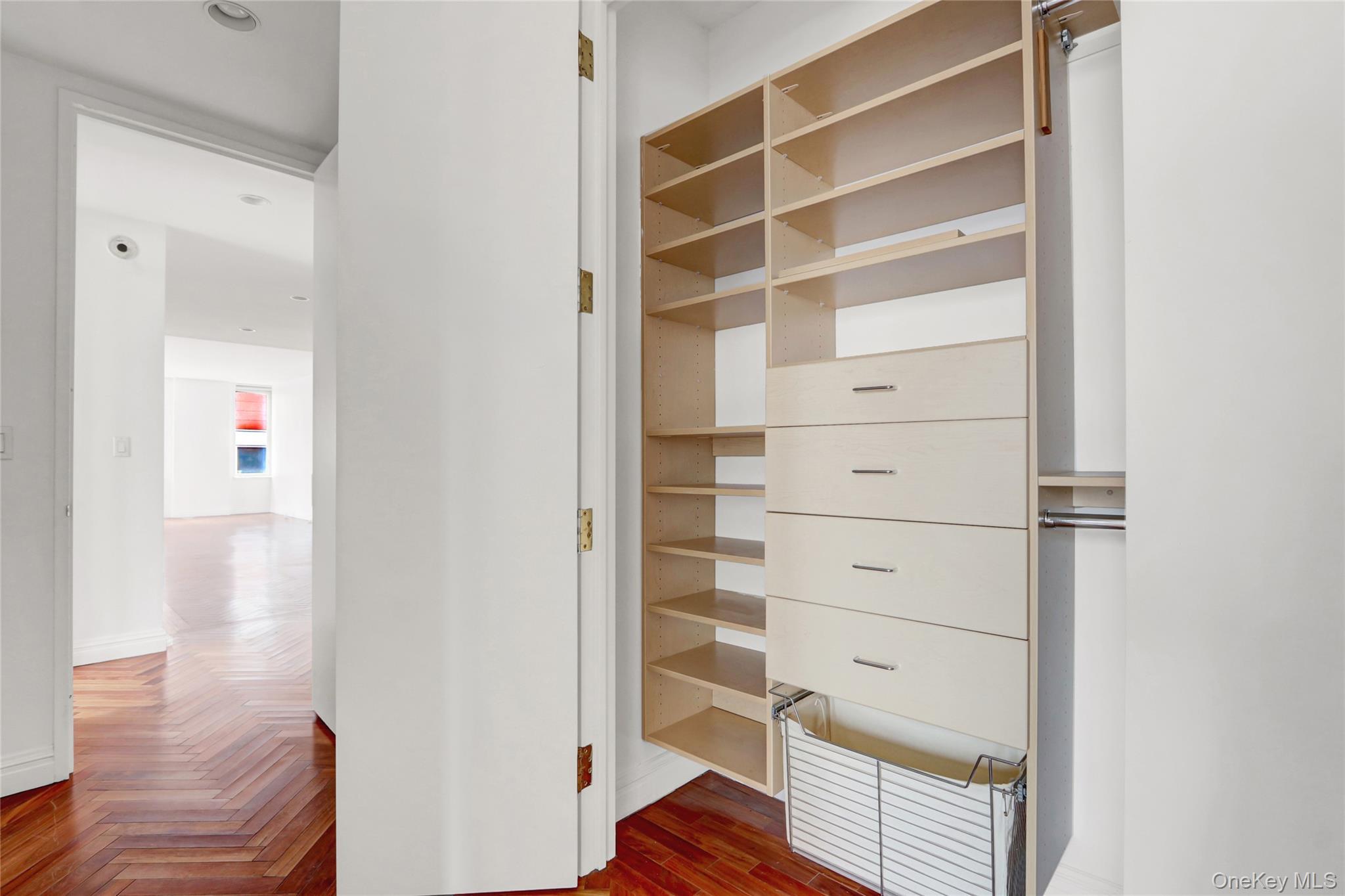 Condo End  Manhattan, NY 10028, MLS-891105-30