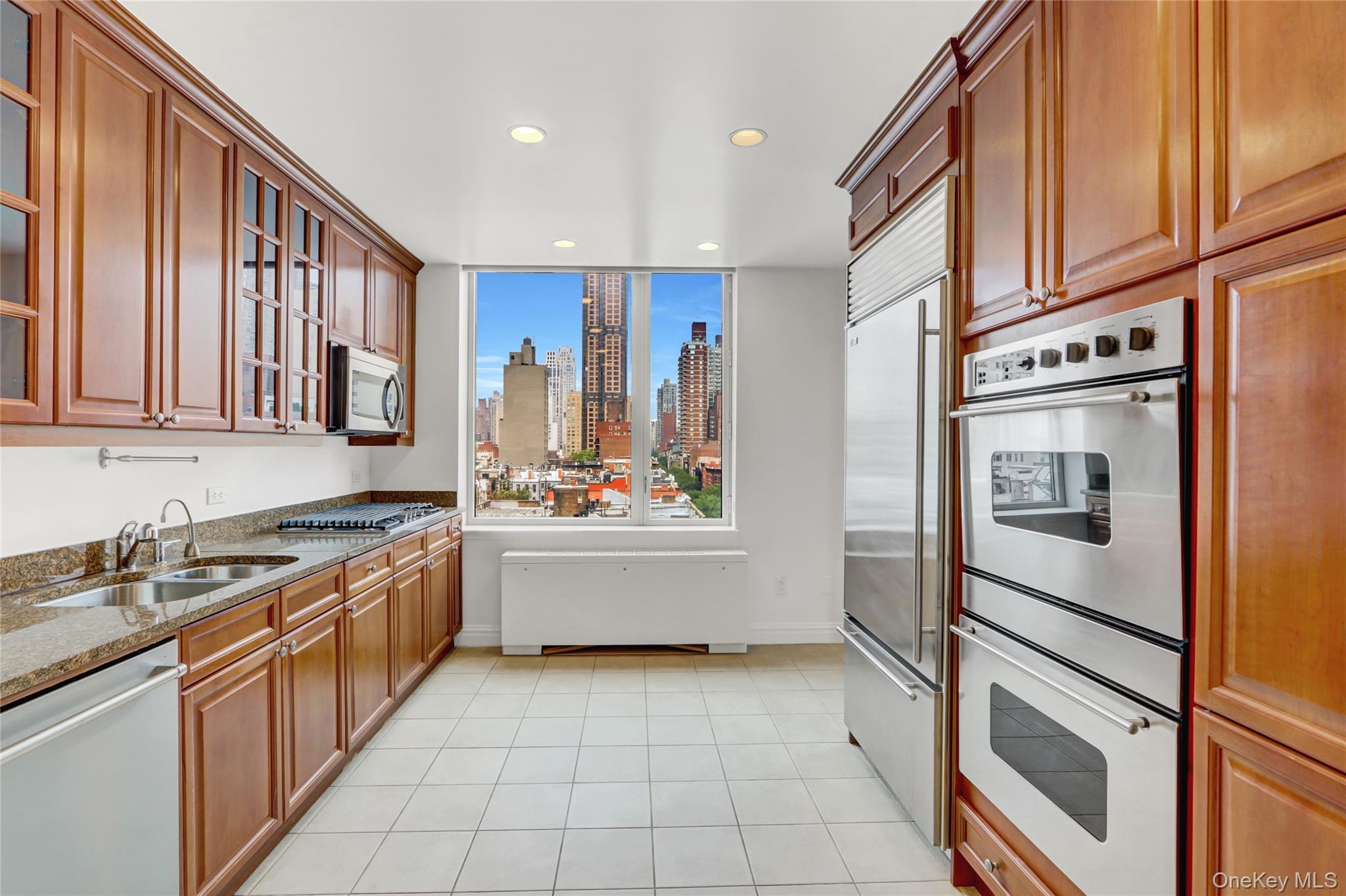 Condo End  Manhattan, NY 10028, MLS-891105-32