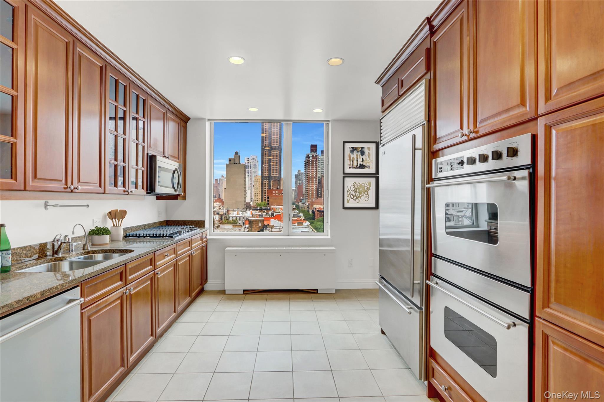 Condo End  Manhattan, NY 10028, MLS-891105-33