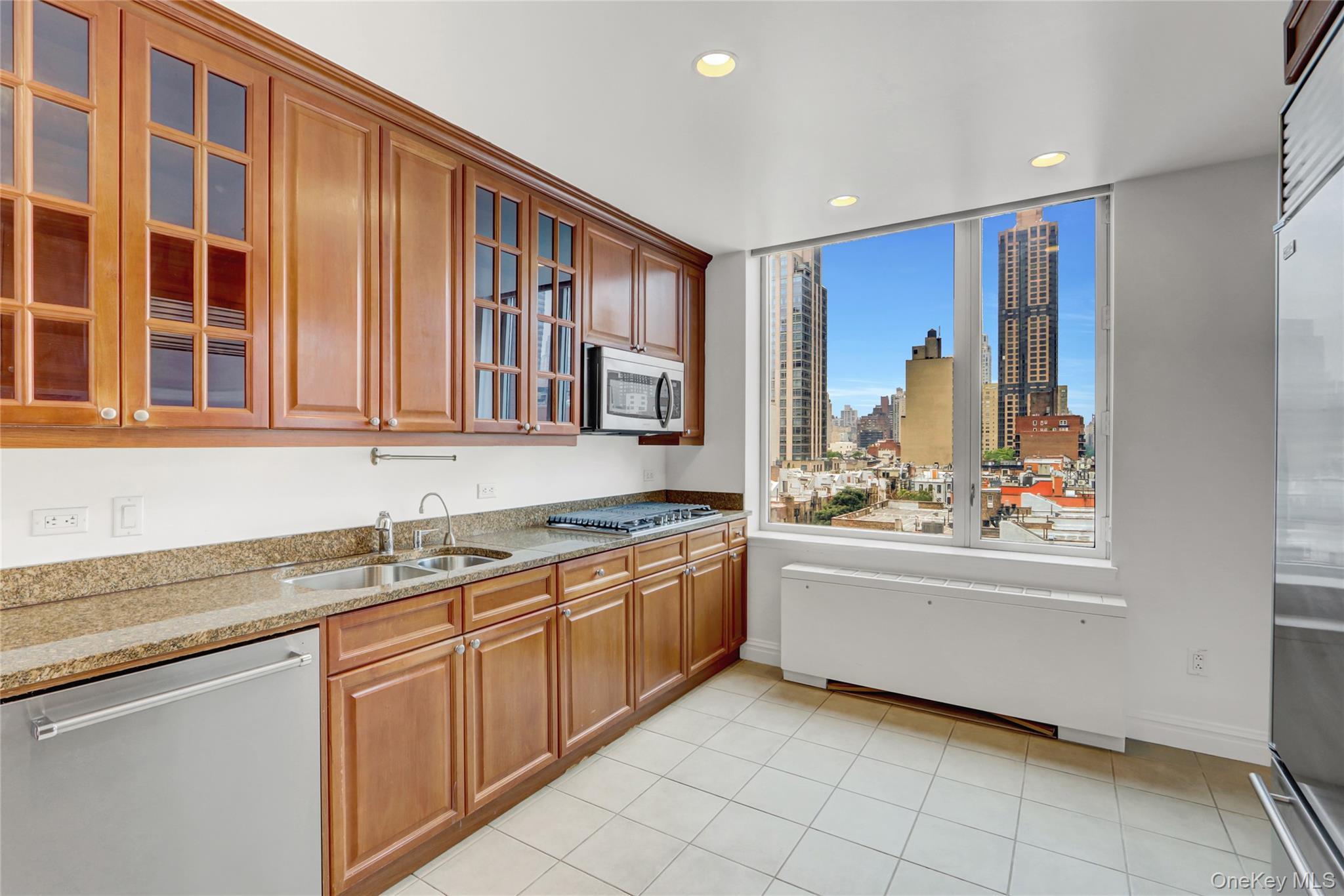Condo End  Manhattan, NY 10028, MLS-891105-34