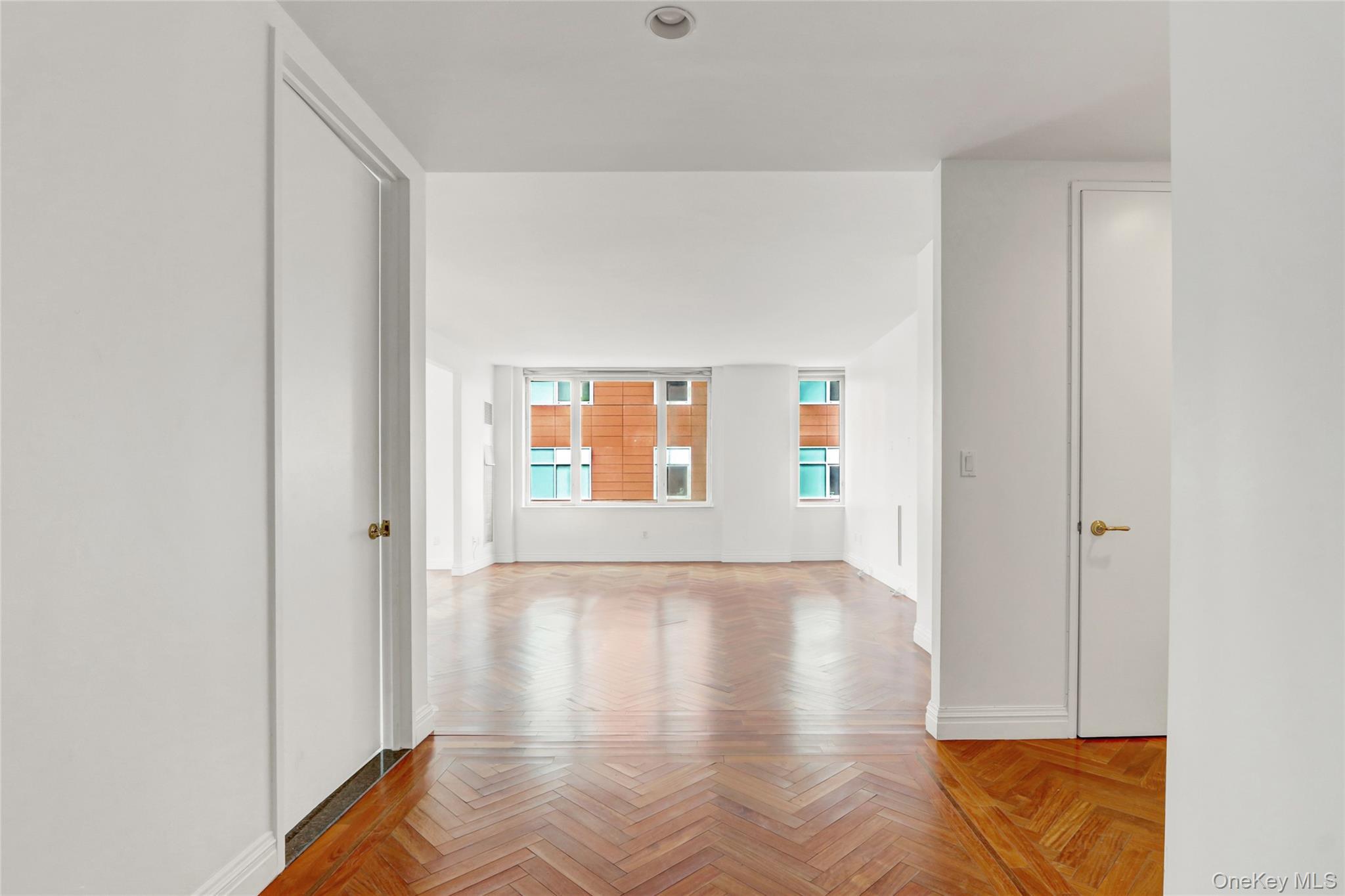 Condo End  Manhattan, NY 10028, MLS-891105-4