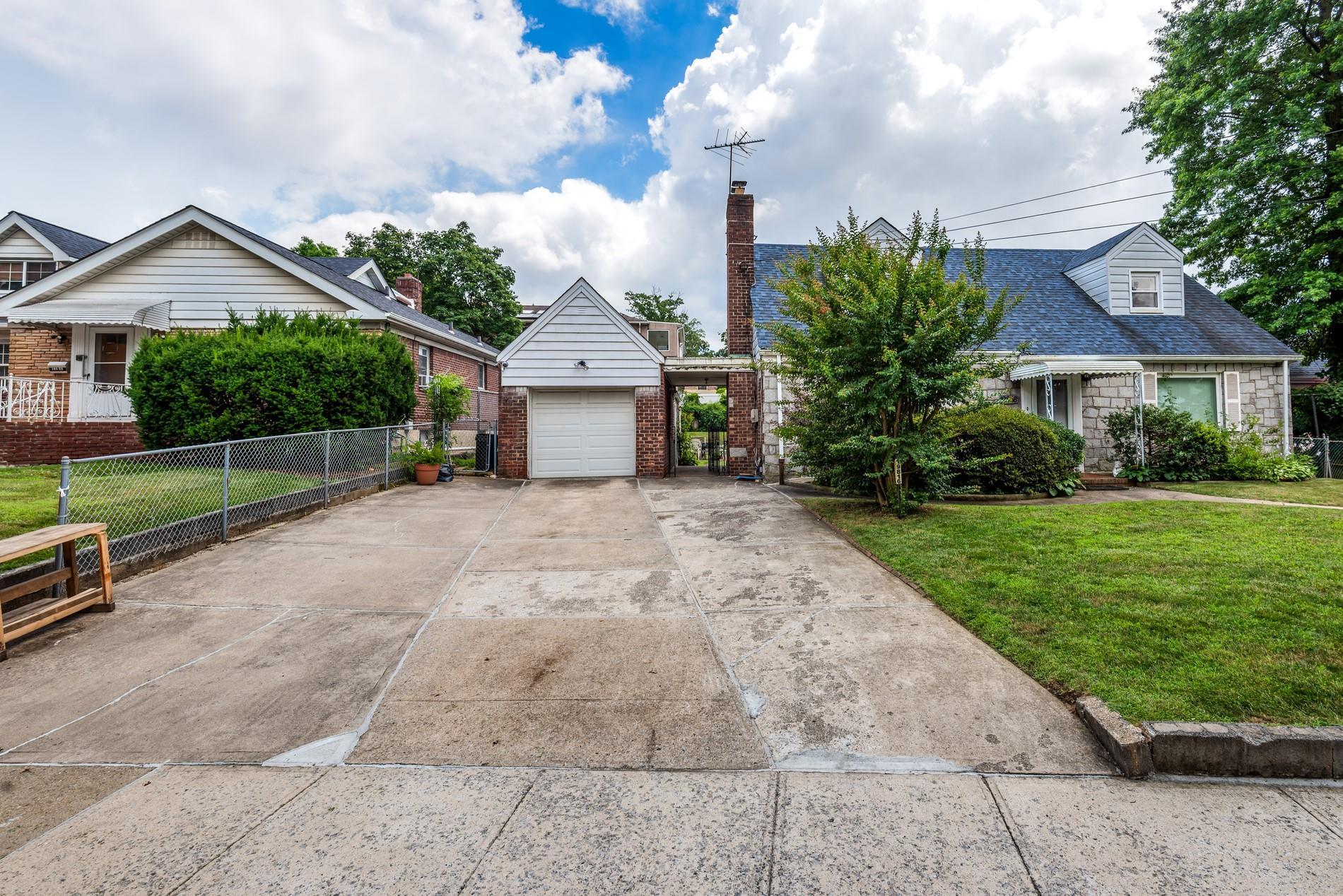 Single Family Mc Laughlin Queens, NY 11423, MLS-891147-29