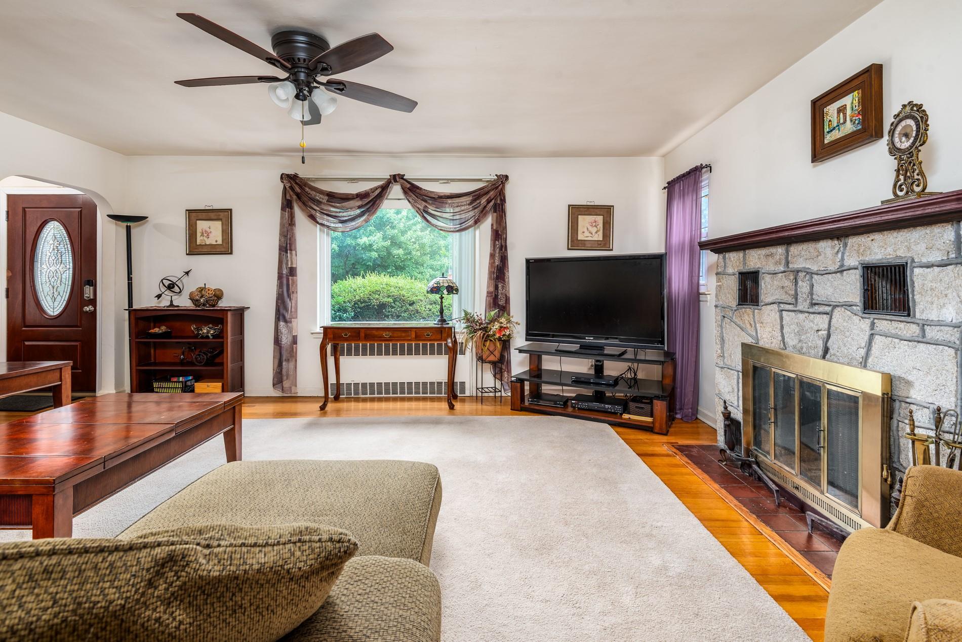 Single Family Mc Laughlin Queens, NY 11423, MLS-891147-5