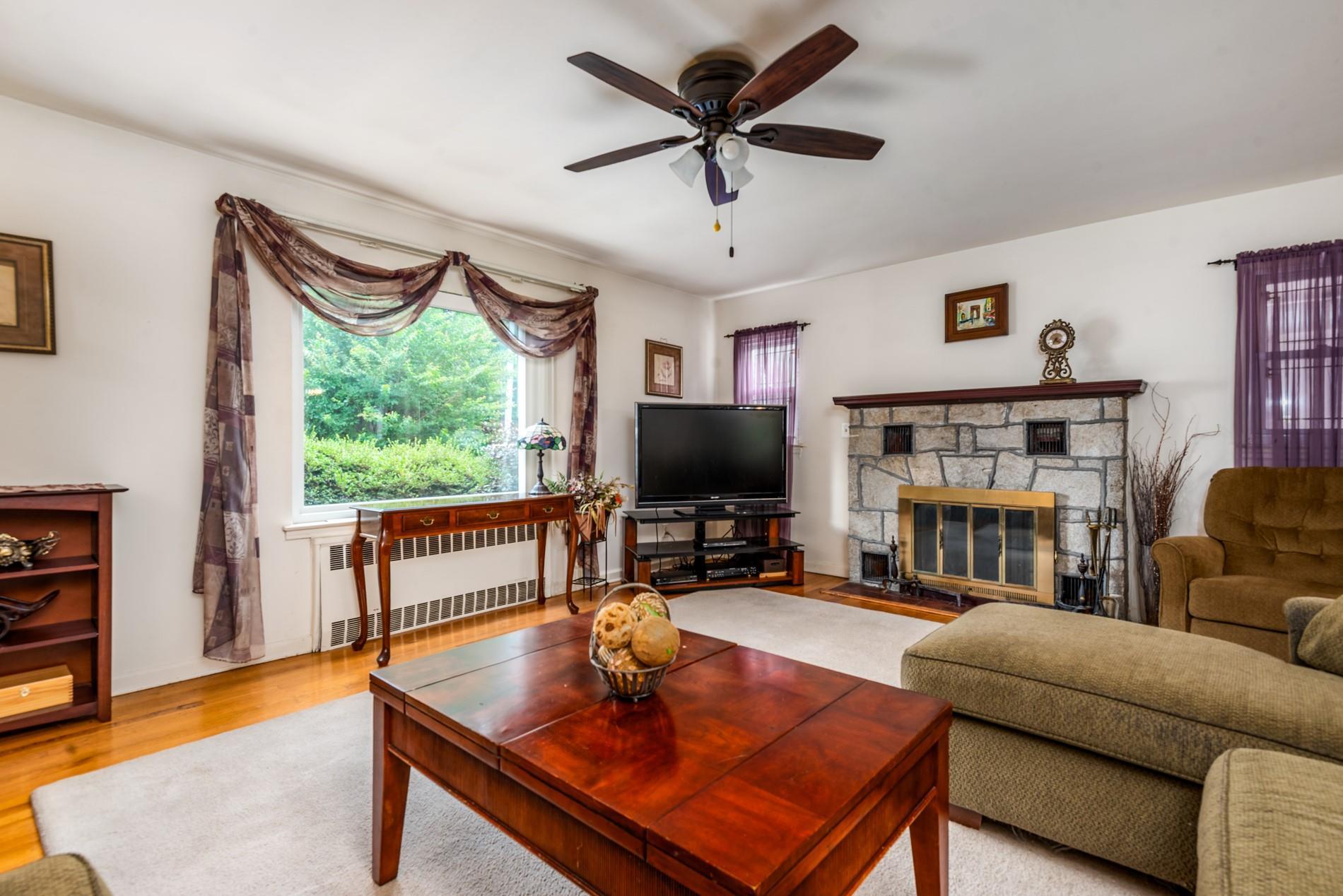 Single Family Mc Laughlin Queens, NY 11423, MLS-891147-8