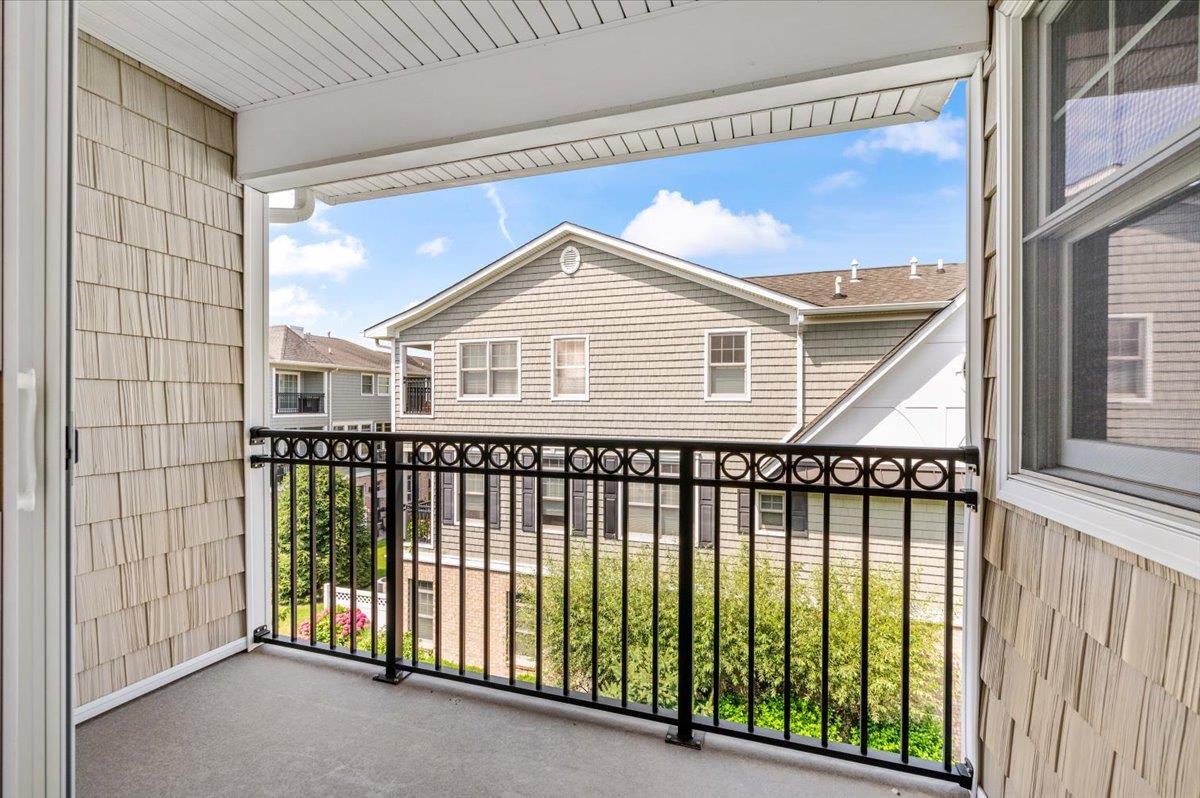 Condo Pacing  Nassau County, NY 11590, MLS-891184-31