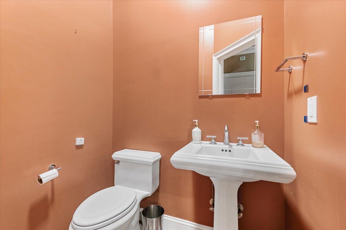 Condo Pacing  Nassau County, NY 11590, MLS-891184-35