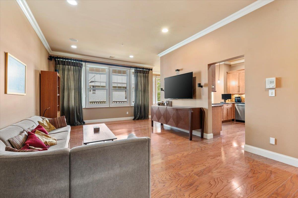 Condo Pacing  Nassau County, NY 11590, MLS-891184-5