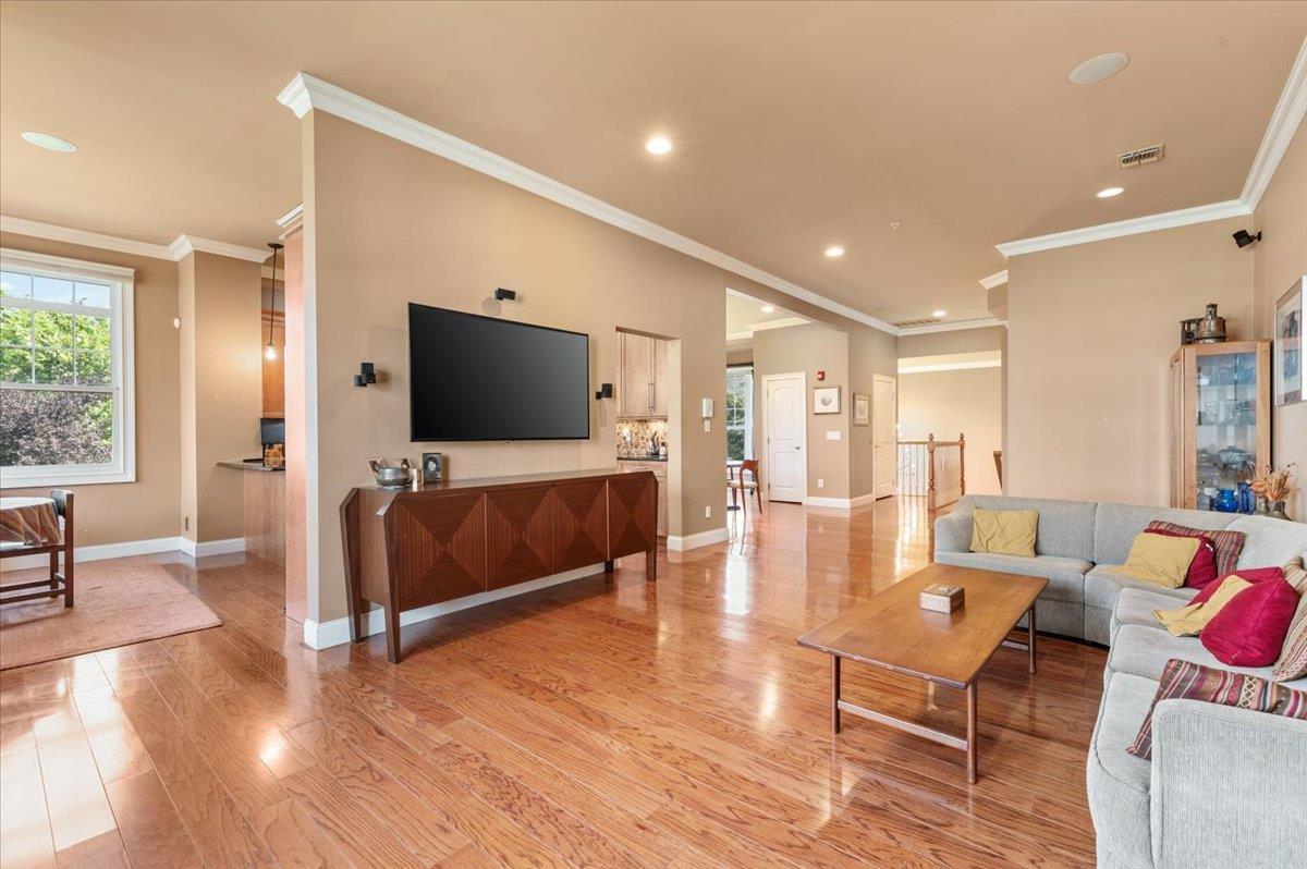 Condo Pacing  Nassau County, NY 11590, MLS-891184-6