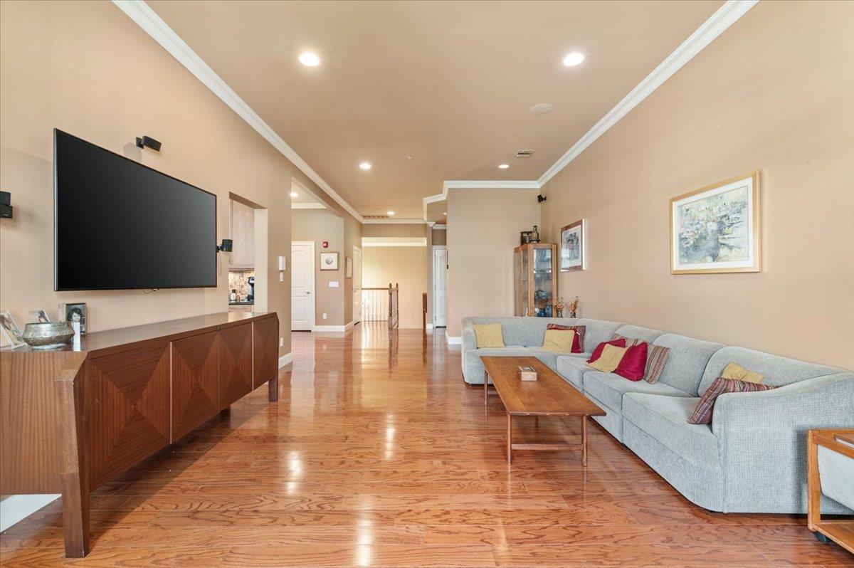 Condo Pacing  Nassau County, NY 11590, MLS-891184-7