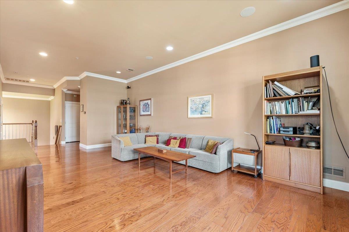 Condo Pacing  Nassau County, NY 11590, MLS-891184-8