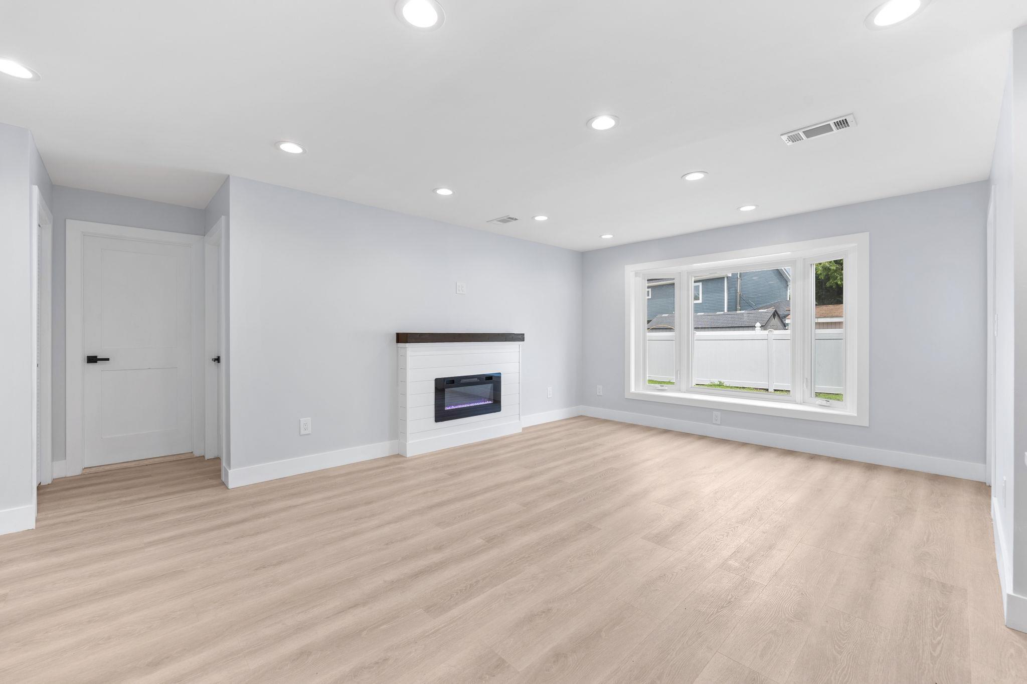 Single Family Stirrup Nassau County, NY 11756, MLS-891195-16