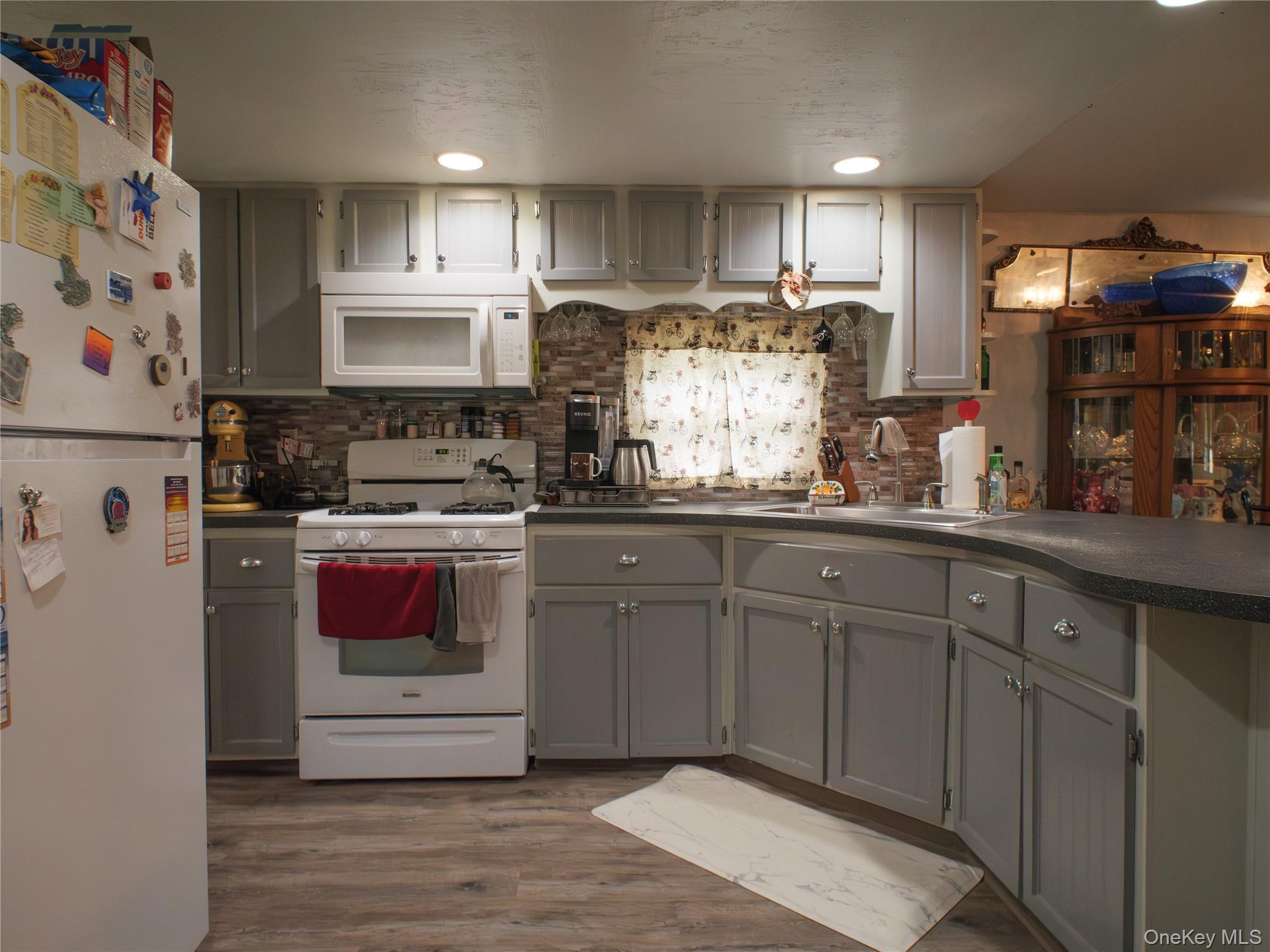 Single Family Route 9g  Dutchess County, NY 12580, MLS-891257-10
