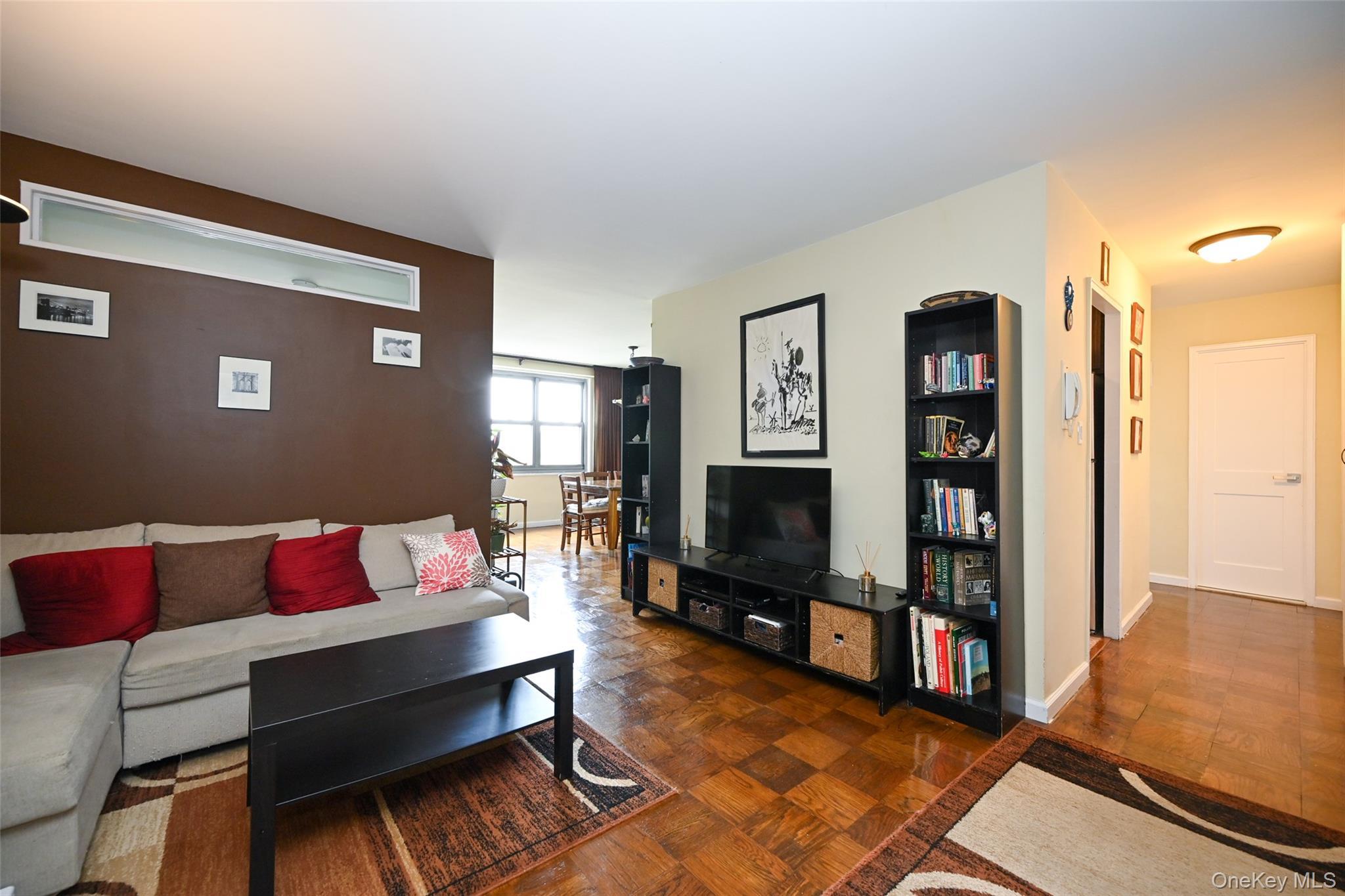 Coop Grand Central  Queens, NY 11375, MLS-891317-6