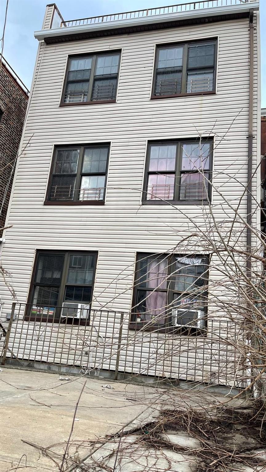 Single Family Milford  Brooklyn, NY 11208, MLS-891362-10