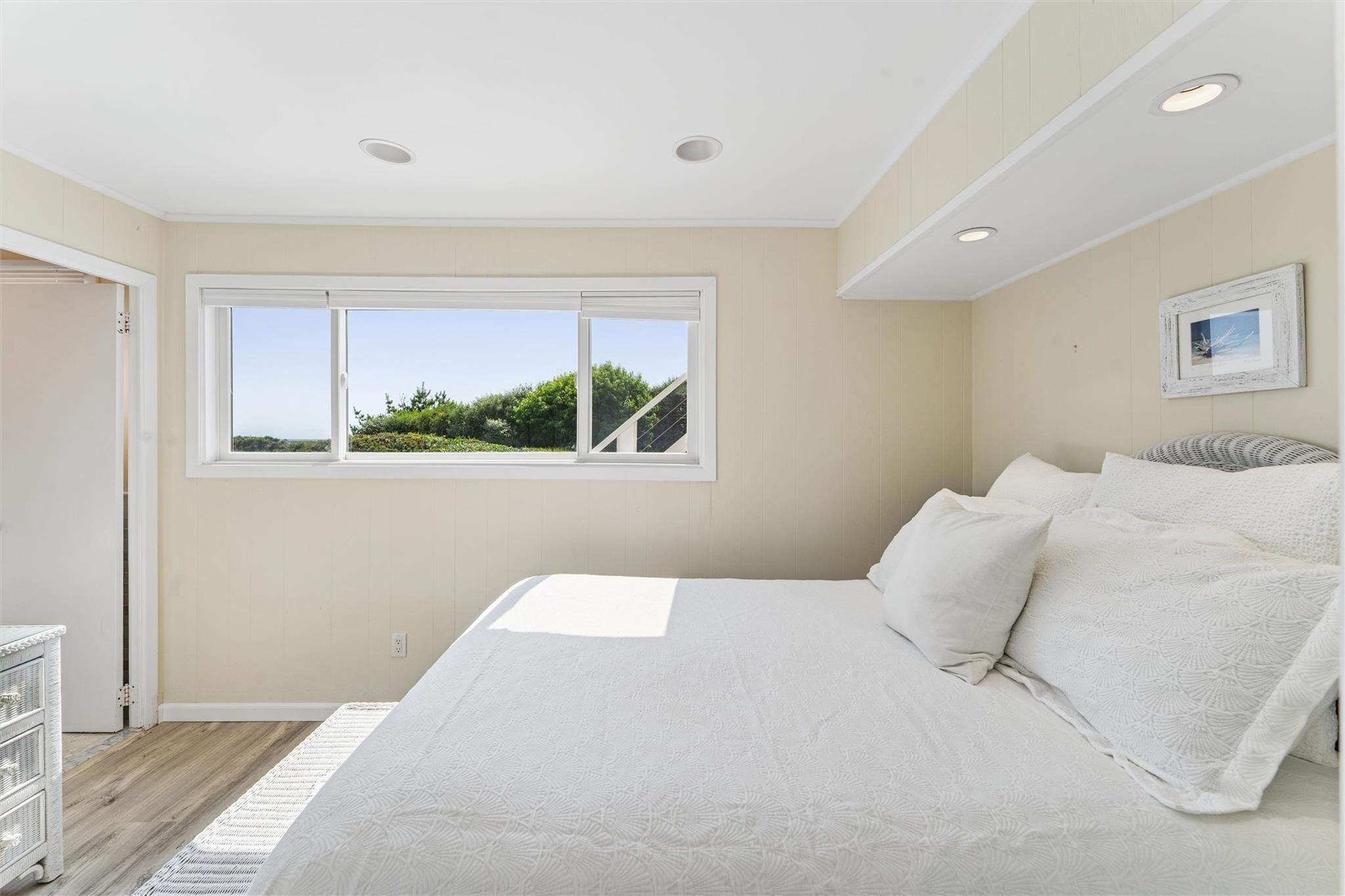 Condo Dune  Suffolk County, NY 11977, MLS-891430-10