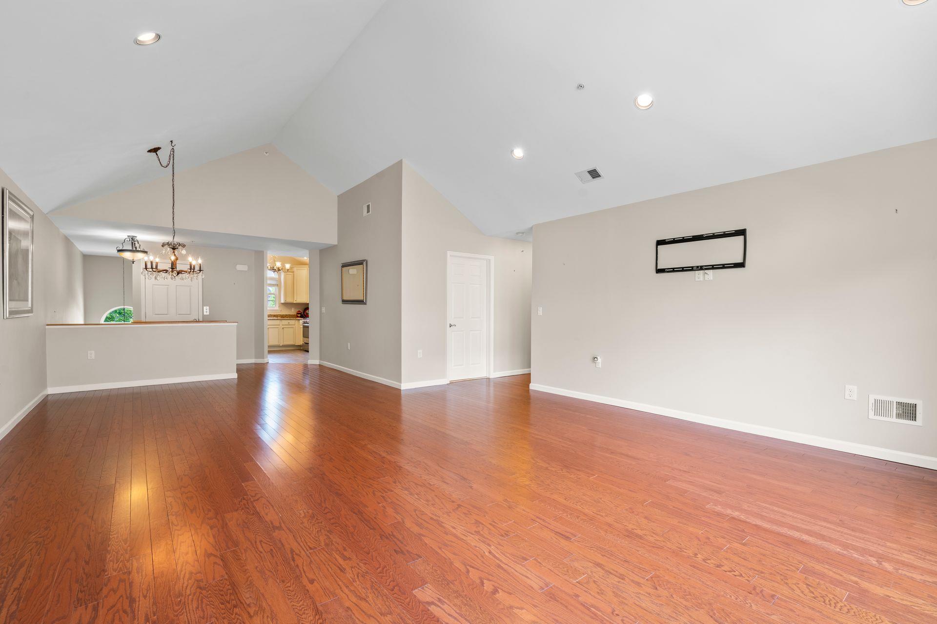 Condo Christine  Suffolk County, NY 11746, MLS-891479-9