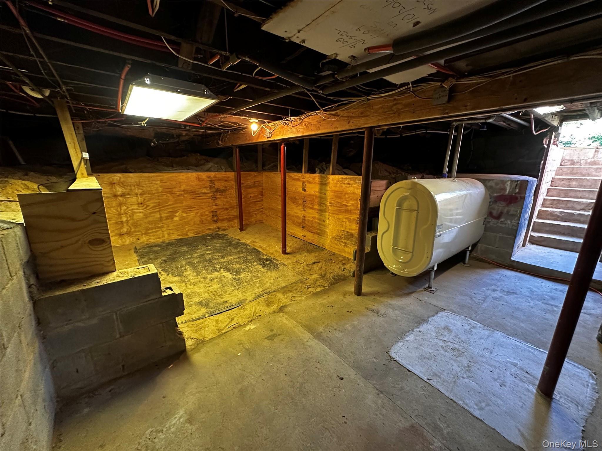 Single Family Panamoka  Suffolk County, NY 11961, MLS-891546-32