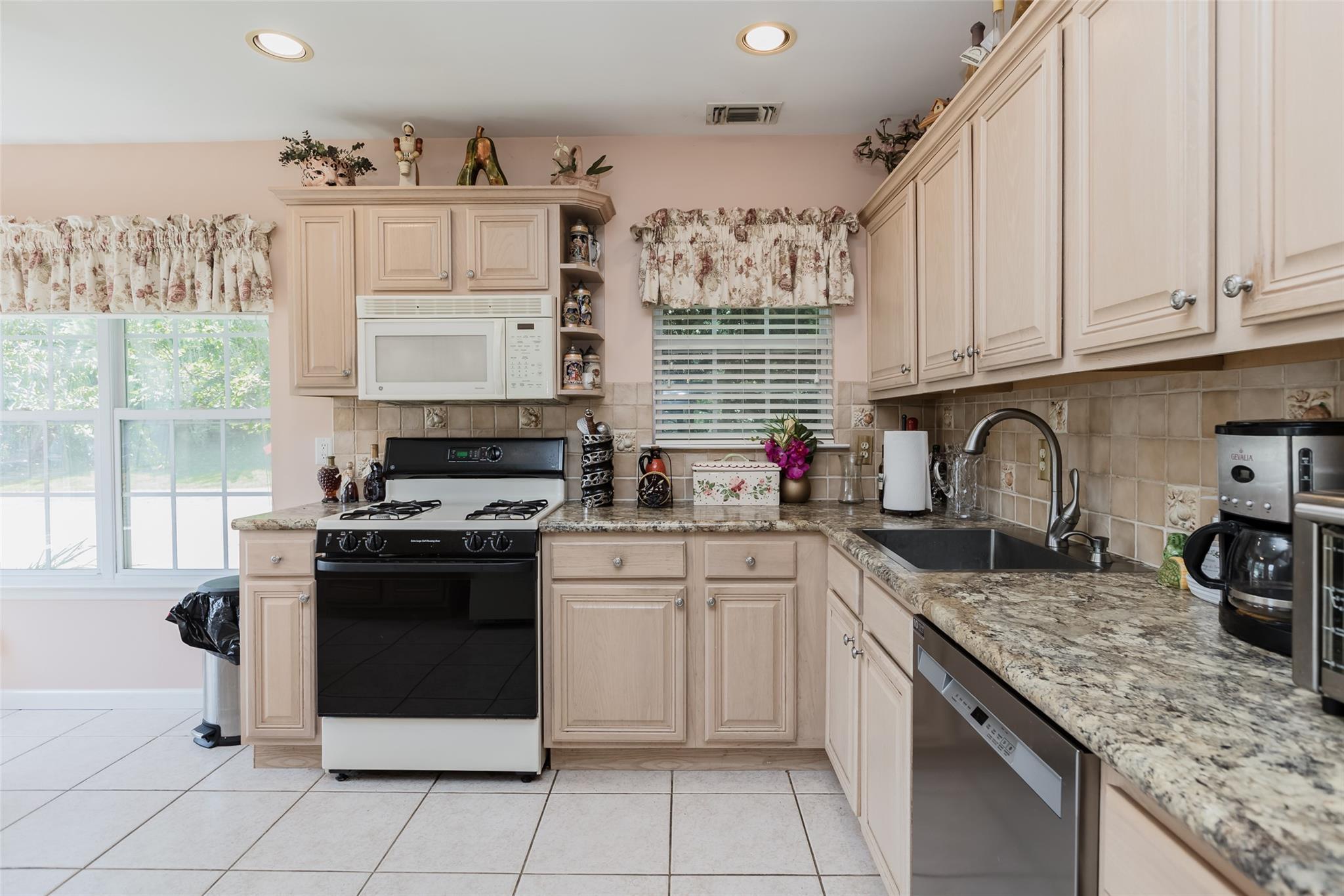 Single Family Kate  Suffolk County, NY 11953, MLS-891558-3