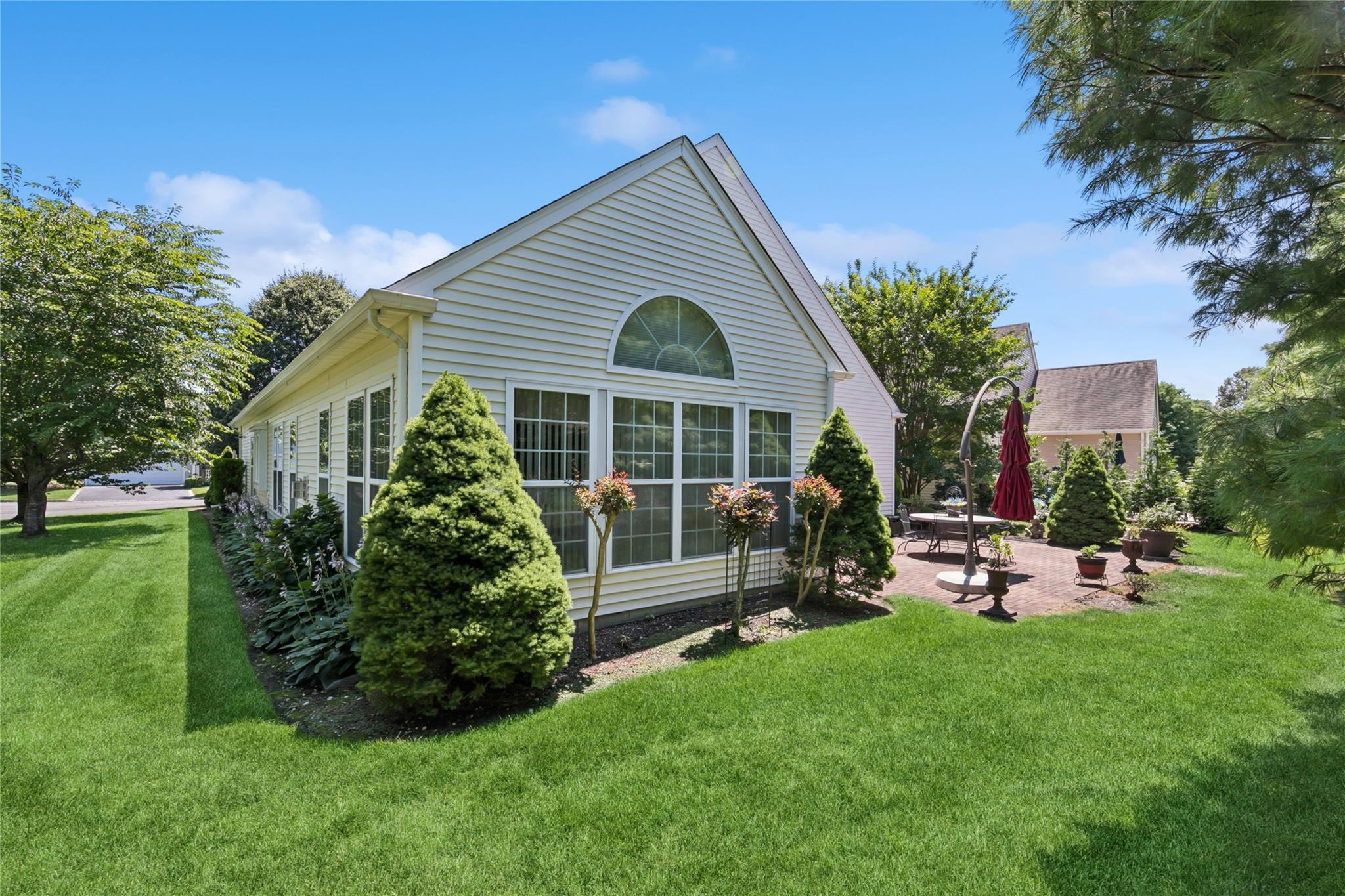 Condo Graycrest  Suffolk County, NY 11766, MLS-891568-10
