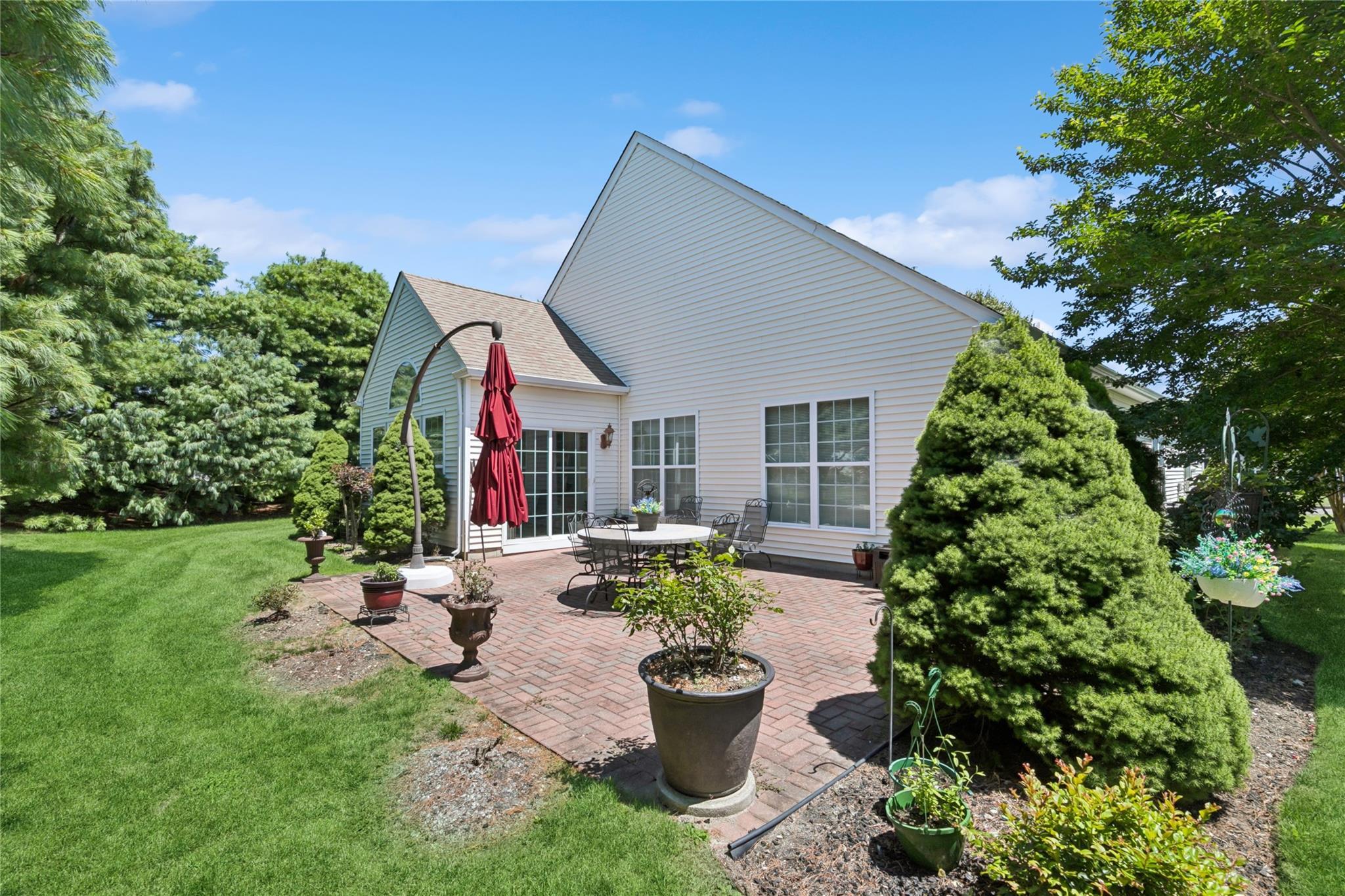 Condo Graycrest  Suffolk County, NY 11766, MLS-891568-11