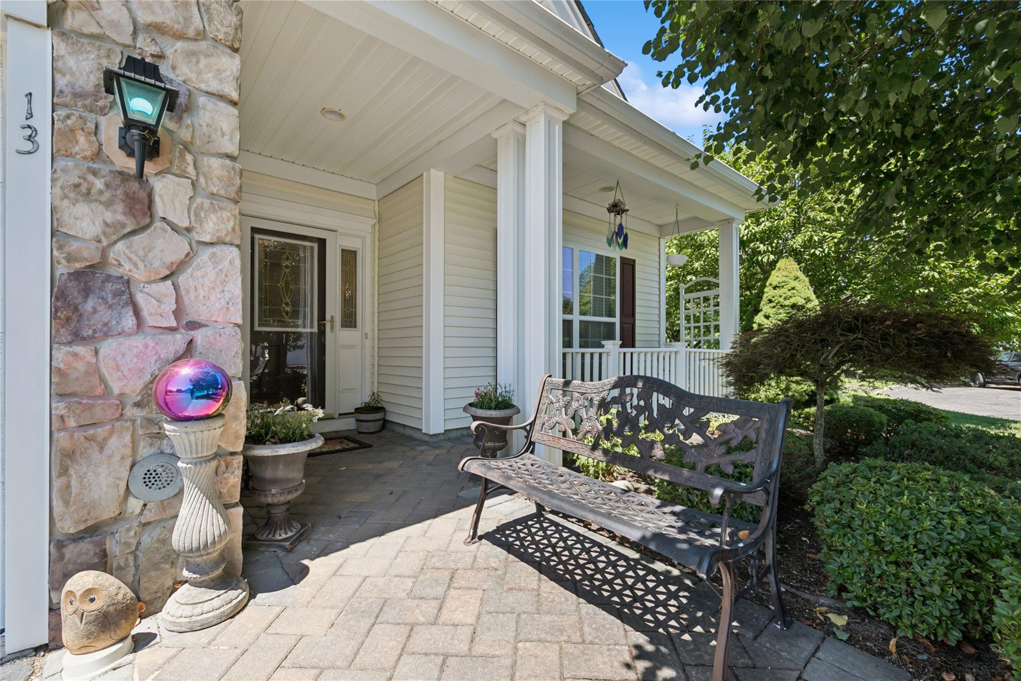 Condo Graycrest  Suffolk County, NY 11766, MLS-891568-2