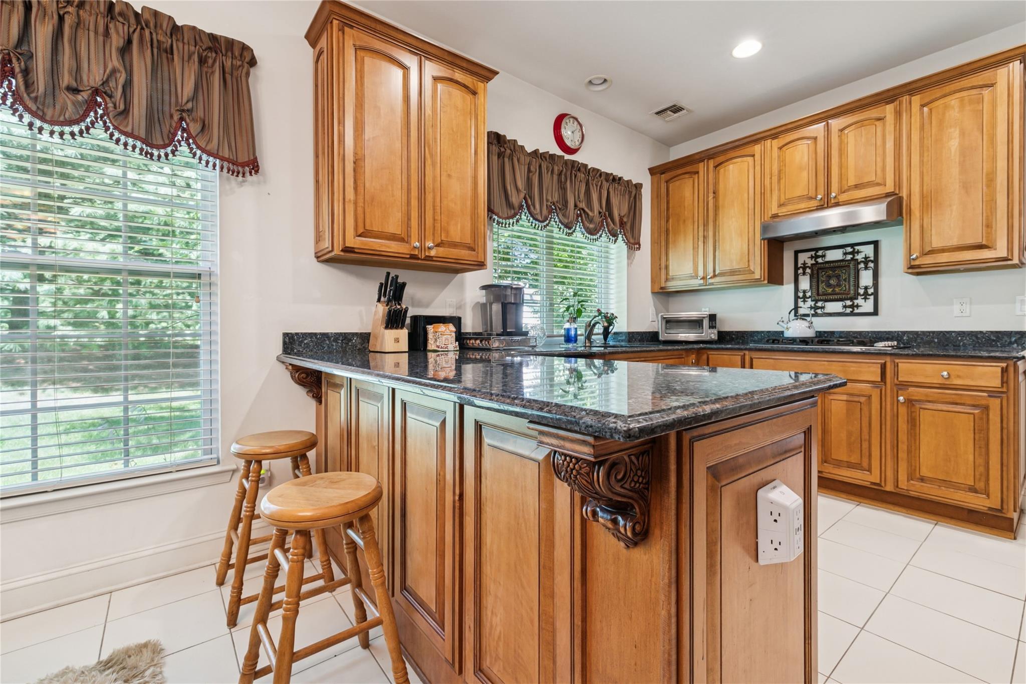 Condo Graycrest  Suffolk County, NY 11766, MLS-891568-24