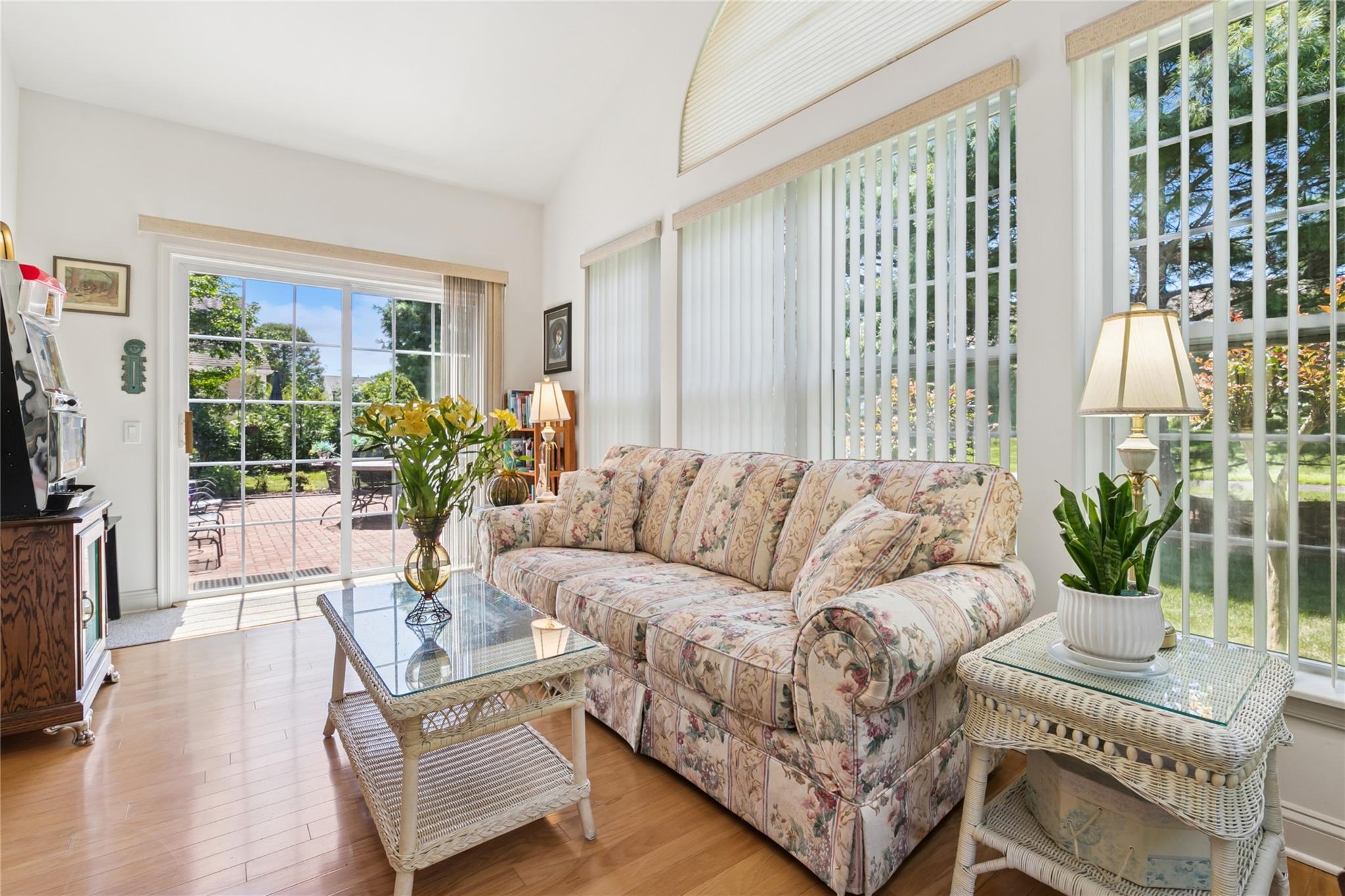 Condo Graycrest  Suffolk County, NY 11766, MLS-891568-29