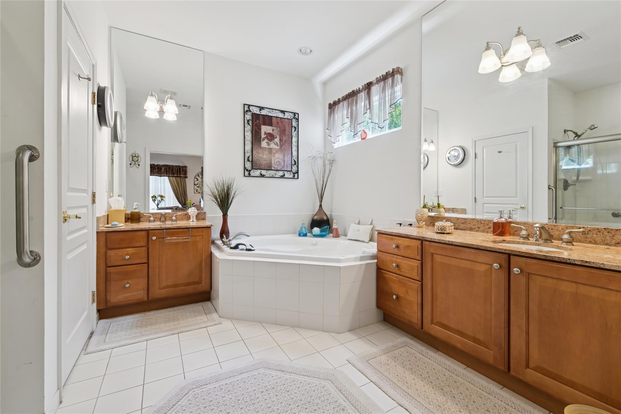 Condo Graycrest  Suffolk County, NY 11766, MLS-891568-34