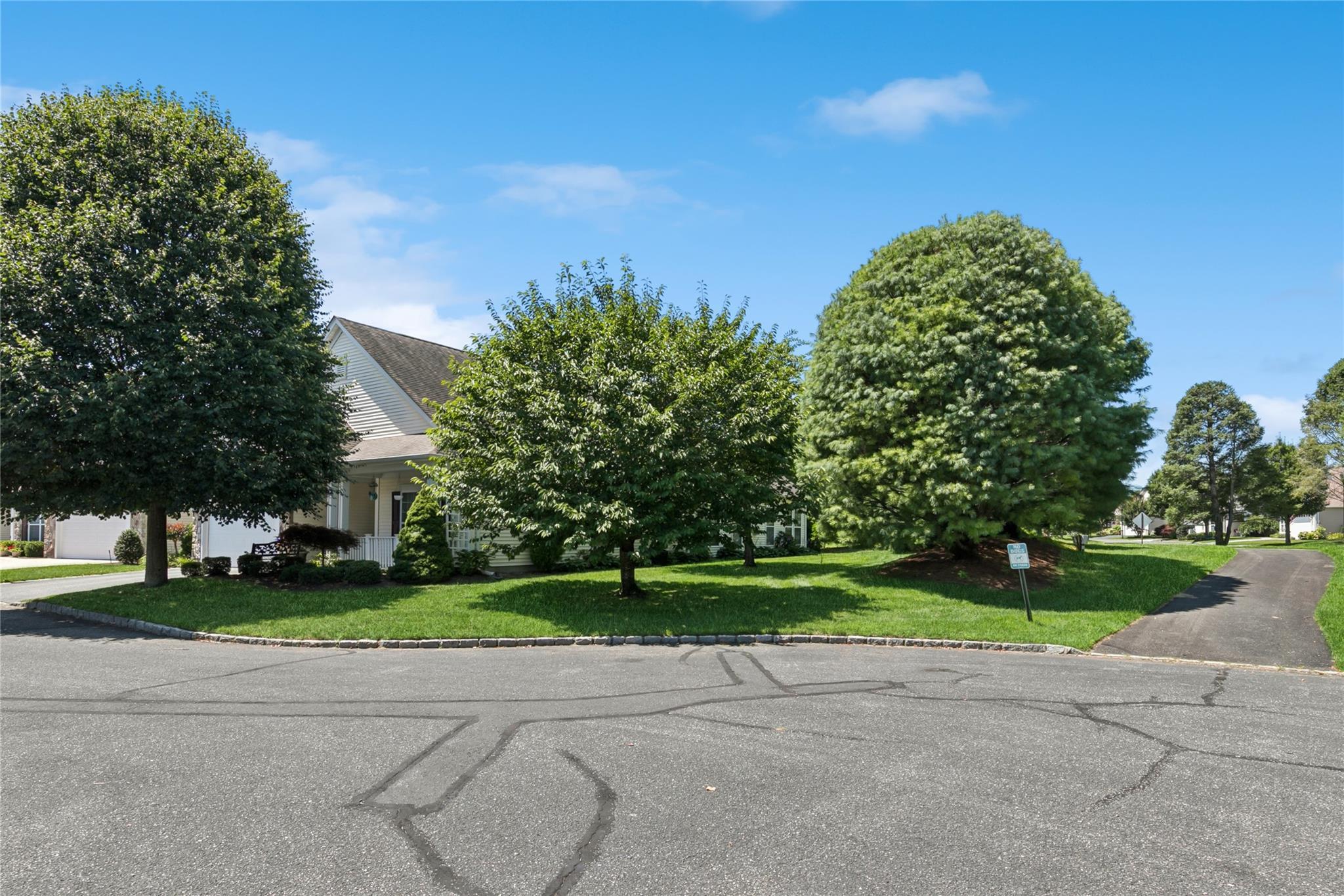 Condo Graycrest  Suffolk County, NY 11766, MLS-891568-6