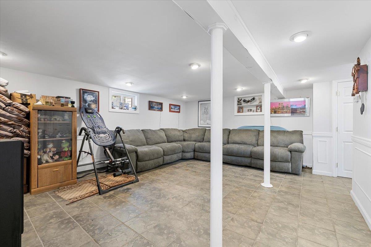 Single Family Knoll  Suffolk County, NY 11757, MLS-891629-26