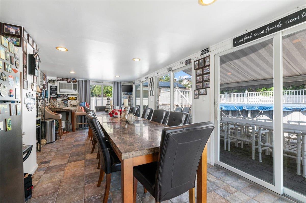 Single Family Knoll  Suffolk County, NY 11757, MLS-891629-28