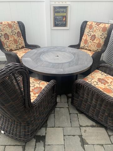 Single Family Knoll  Suffolk County, NY 11757, MLS-891629-37