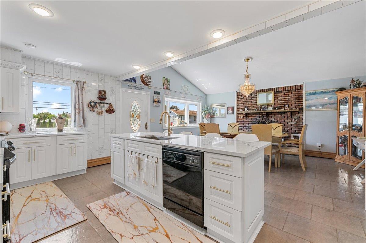 Single Family Knoll  Suffolk County, NY 11757, MLS-891629-6