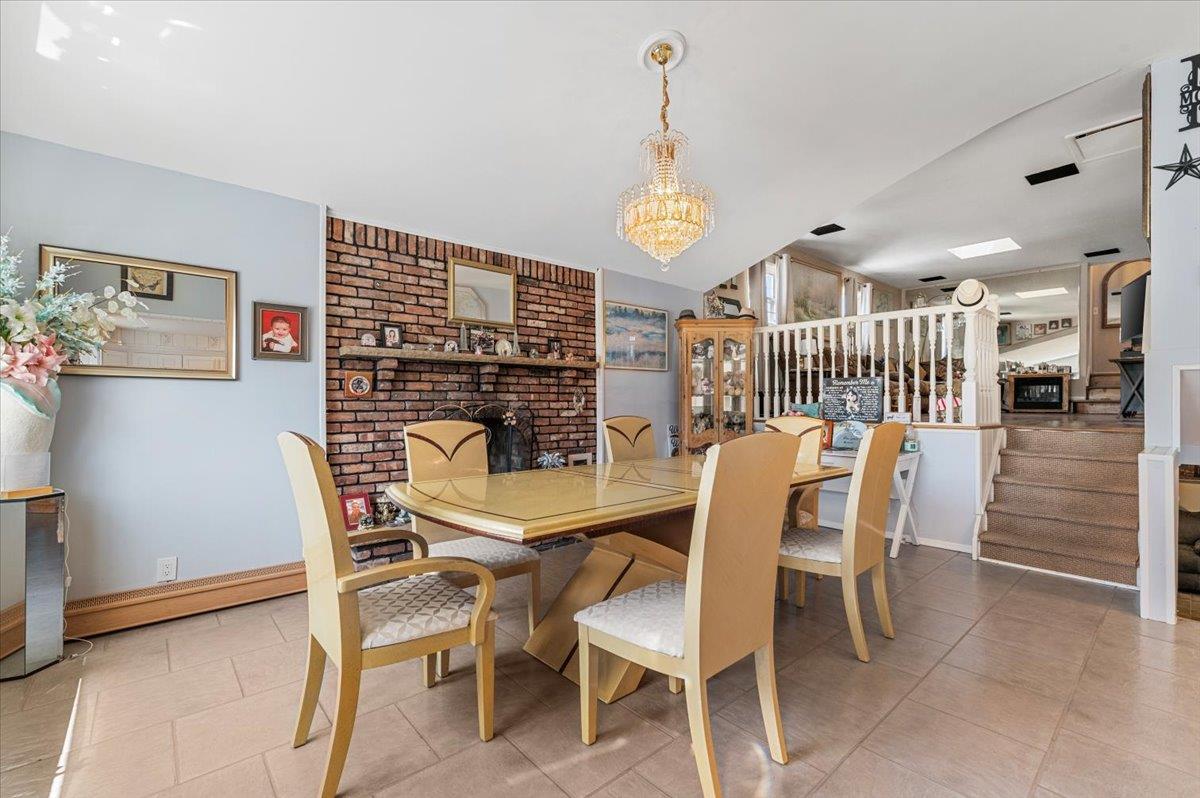 Single Family Knoll  Suffolk County, NY 11757, MLS-891629-8