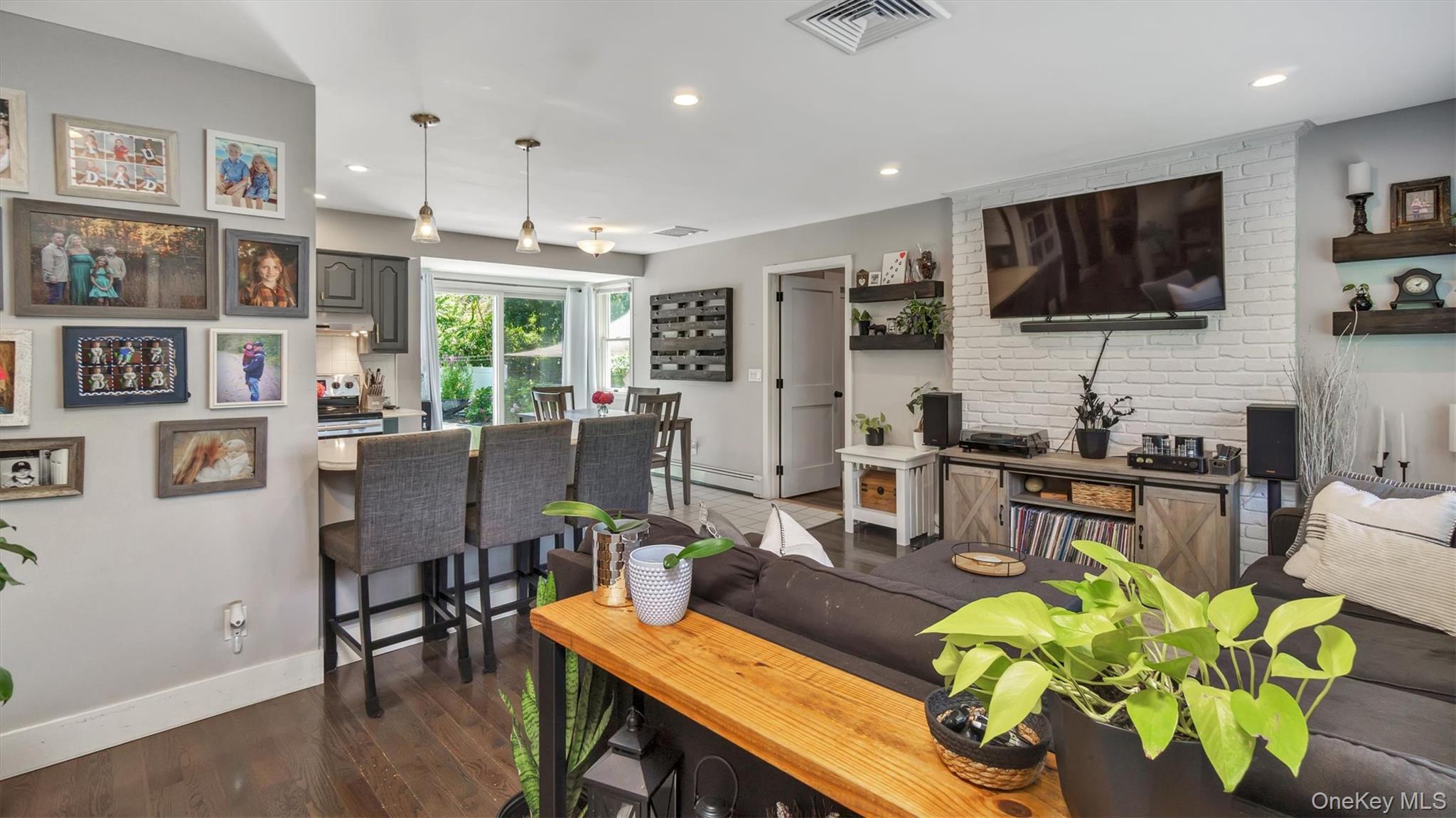 Single Family Holzman  Suffolk County, NY 11946, MLS-891647-3