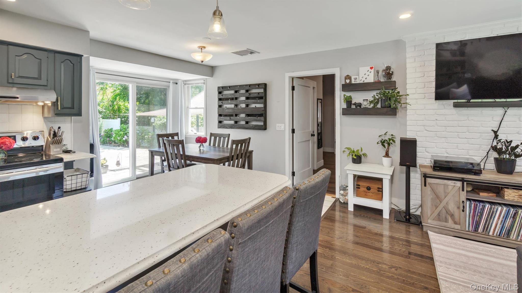 Single Family Holzman  Suffolk County, NY 11946, MLS-891647-5