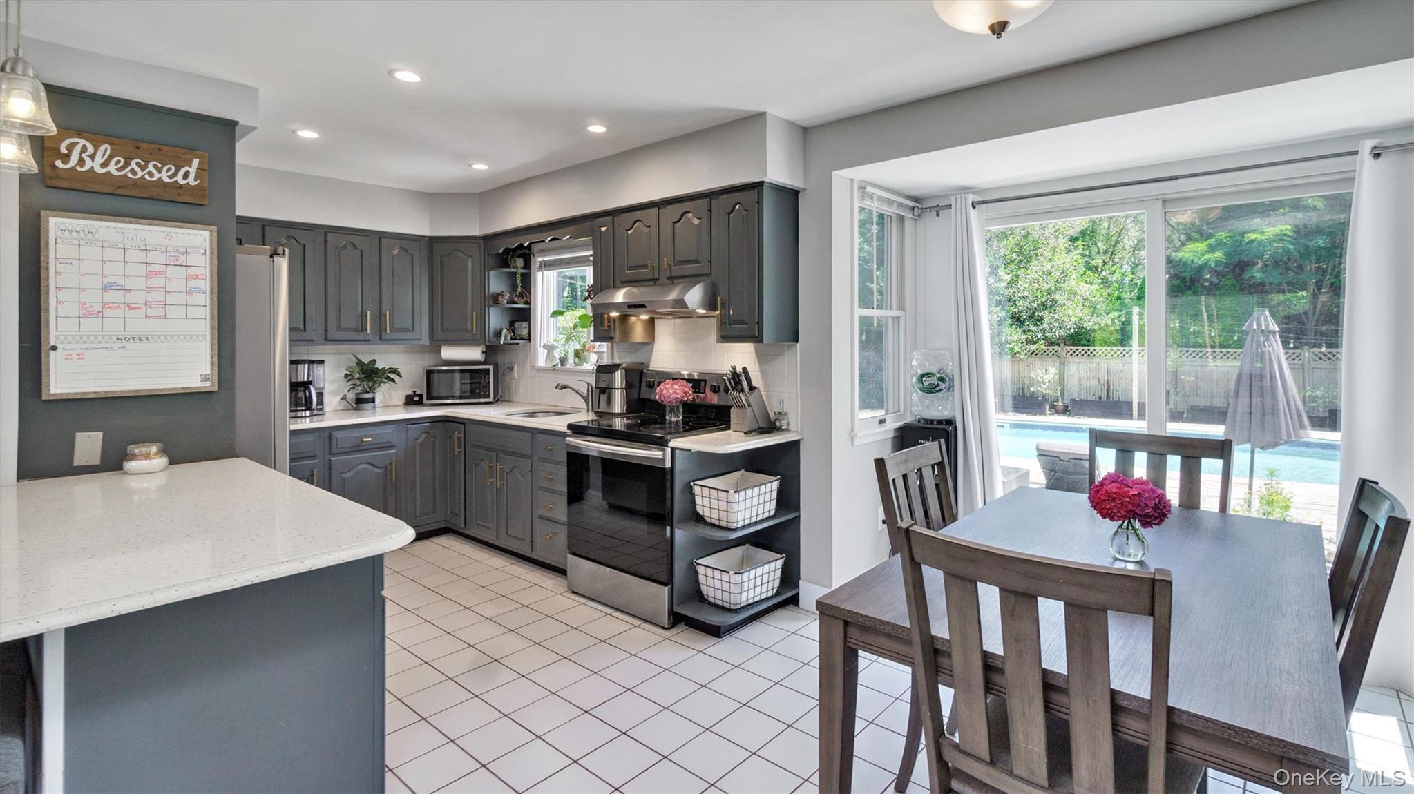 Single Family Holzman  Suffolk County, NY 11946, MLS-891647-7